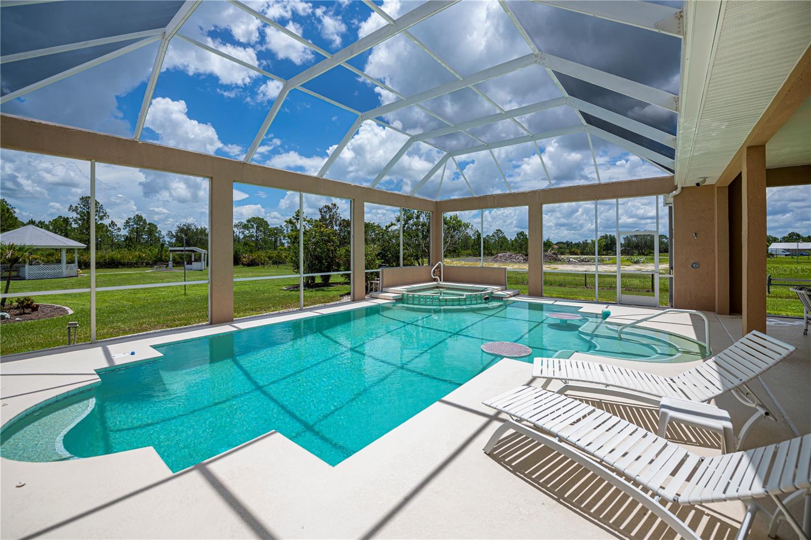 Image 69 of 84 For 17400 White Water Court