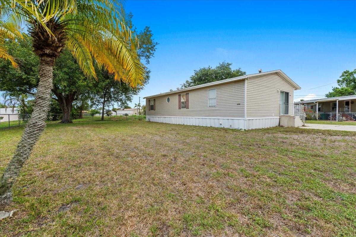 Image 5 of 38 For 6514 Bernadean Boulevard