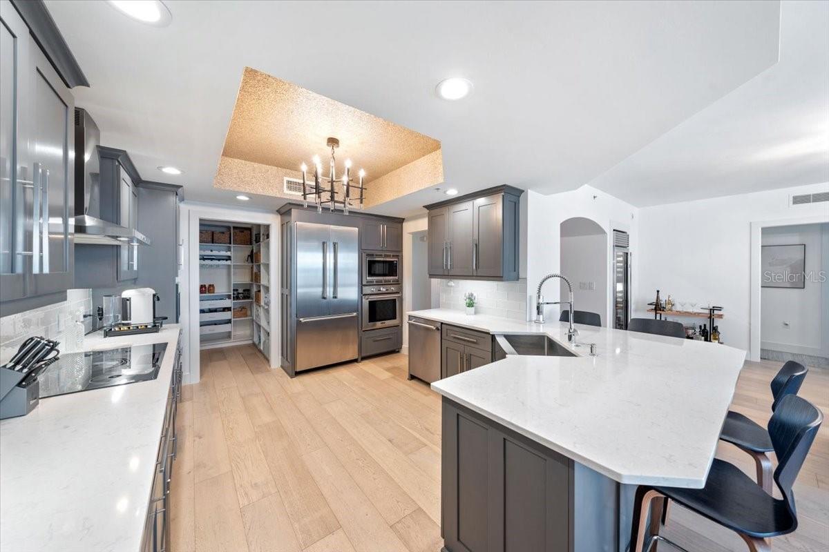 Image 18 of 37 For 2104 1st Street 1402
