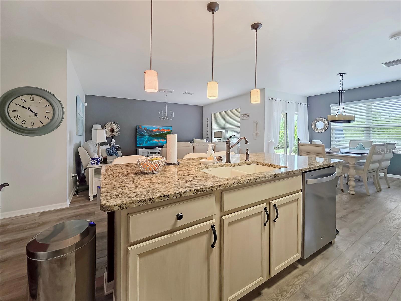 Image 21 of 48 For 7292 Mikasa Drive