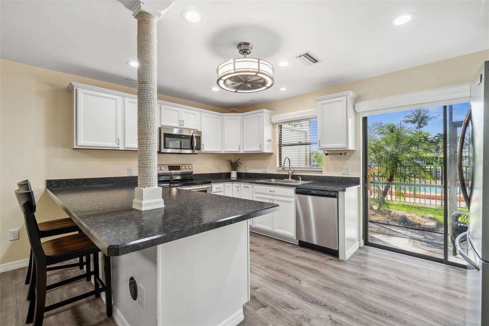 Image 20 of 47 For 4803 Santa Barbara Court 5
