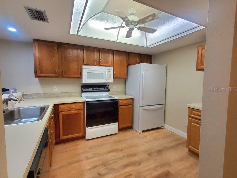 Image 12 of 26 For 25188 Marion Avenue F309