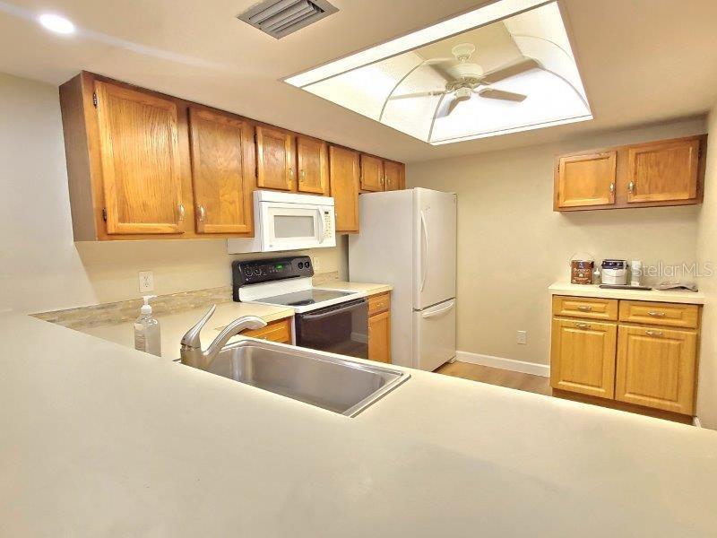 Image 13 of 26 For 25188 Marion Avenue F309