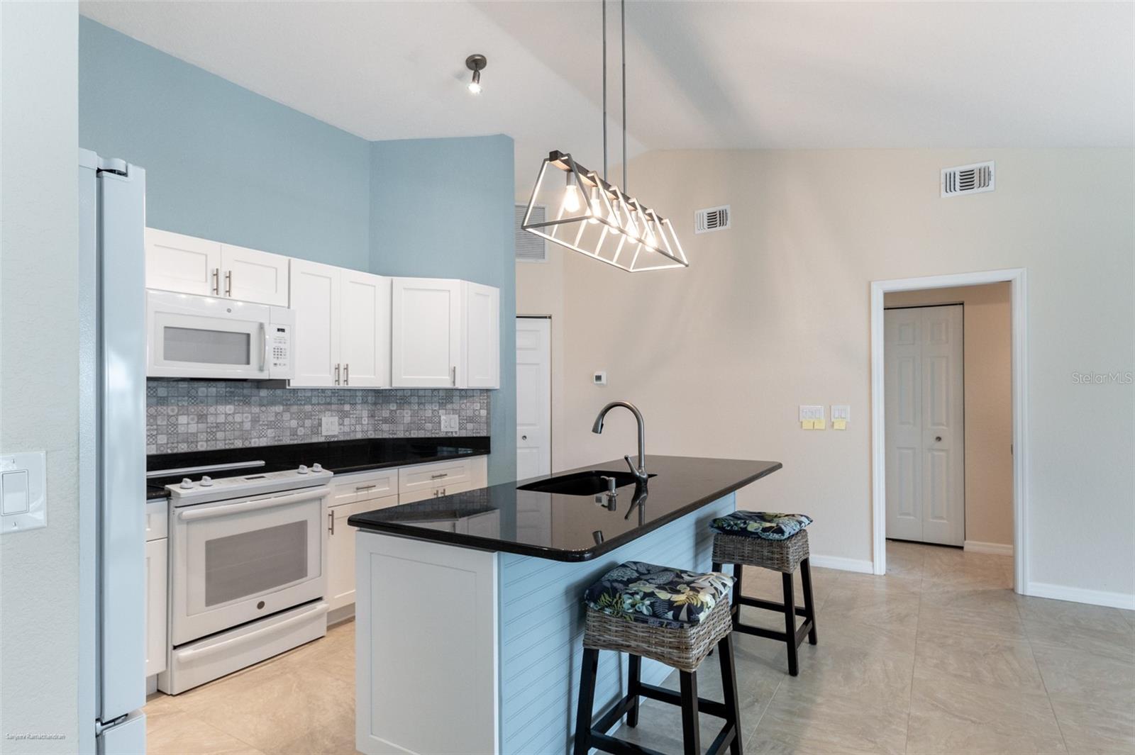 Image 14 of 54 For 18646 Kerrville Circle