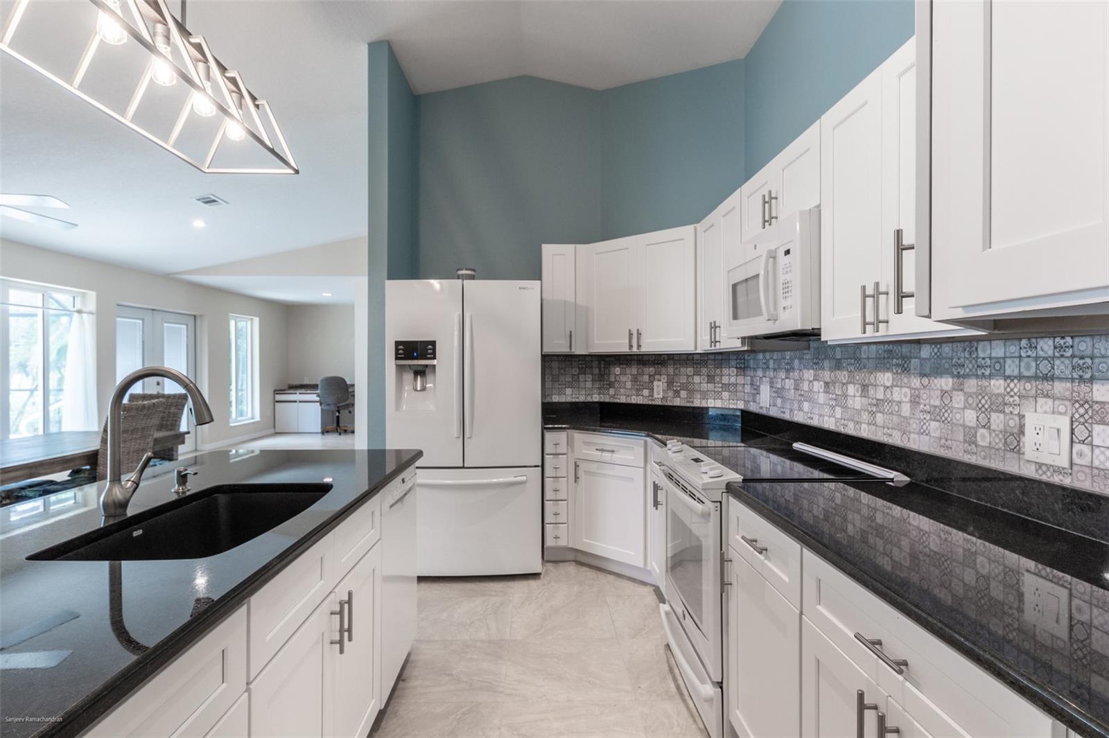 Image 9 of 54 For 18646 Kerrville Circle
