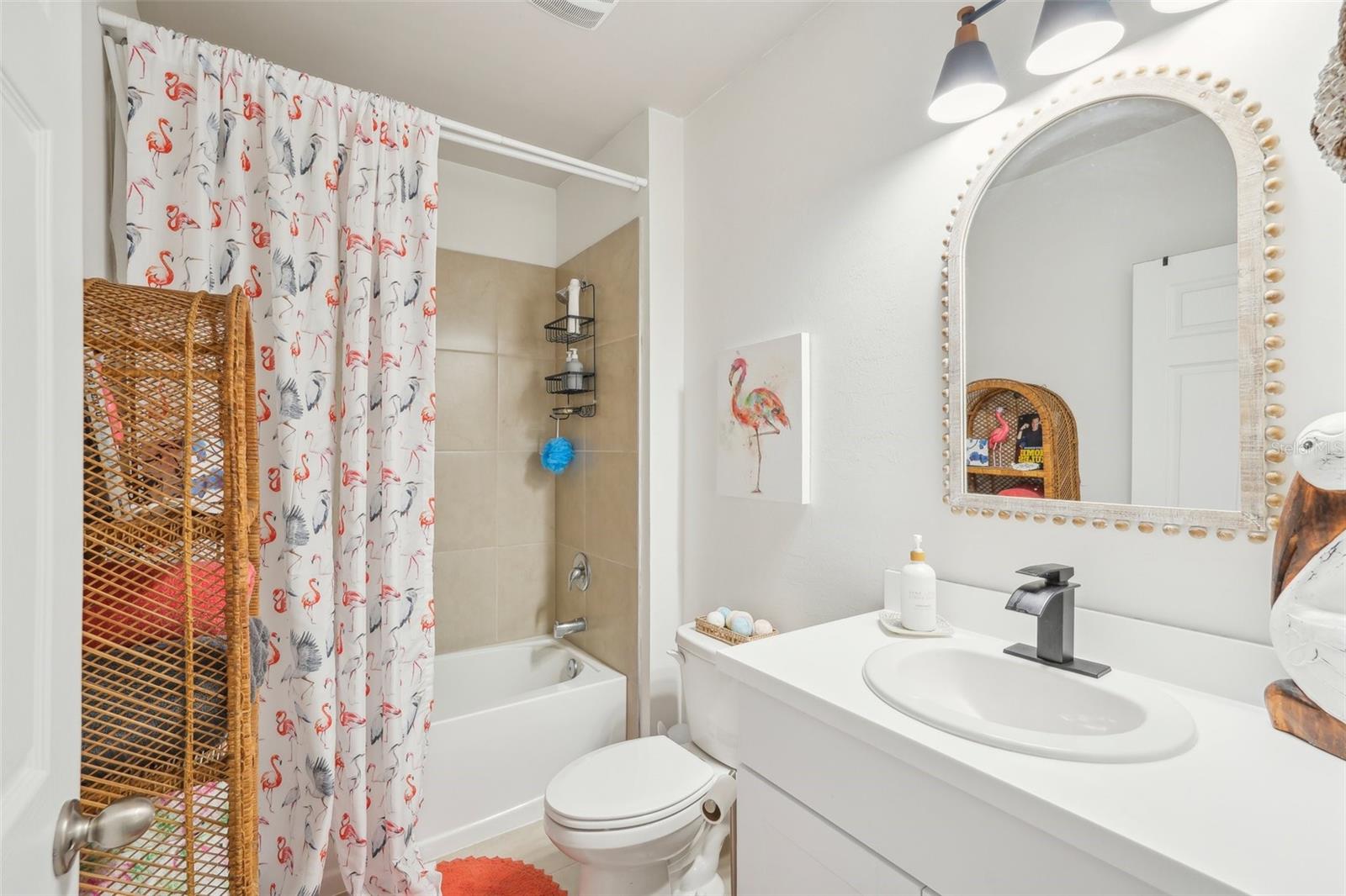 Image 16 of 46 For 25157 Alcazar
