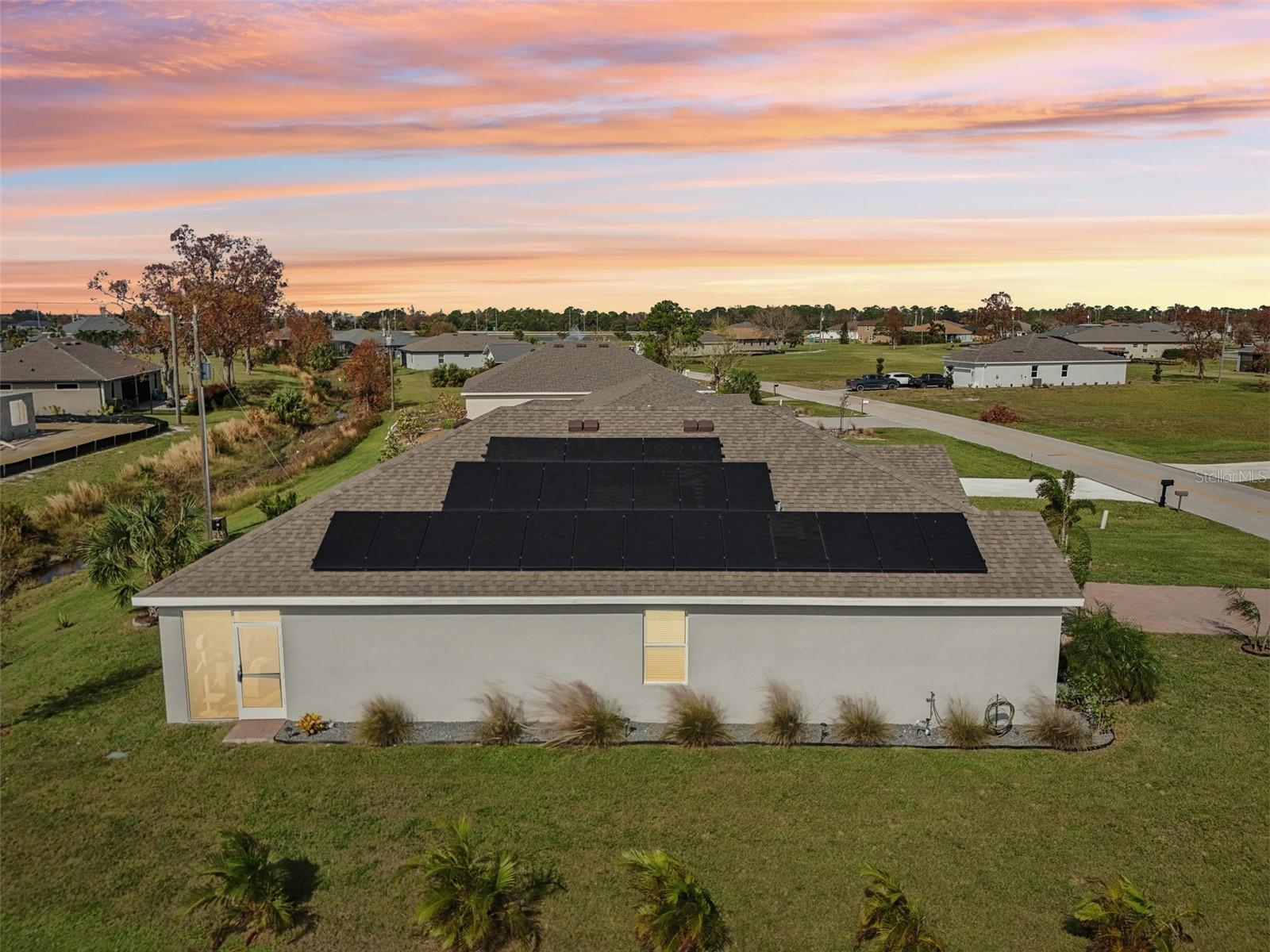 Image 2 of 46 For 25157 Alcazar