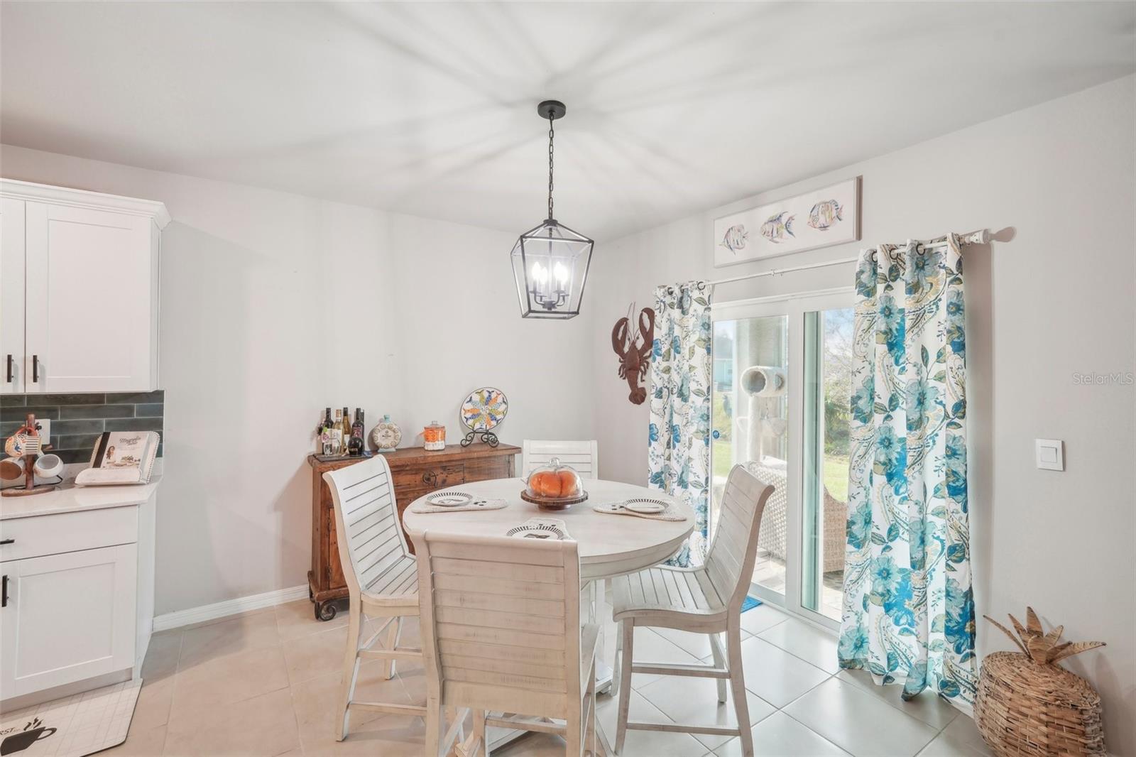 Image 9 of 46 For 25157 Alcazar