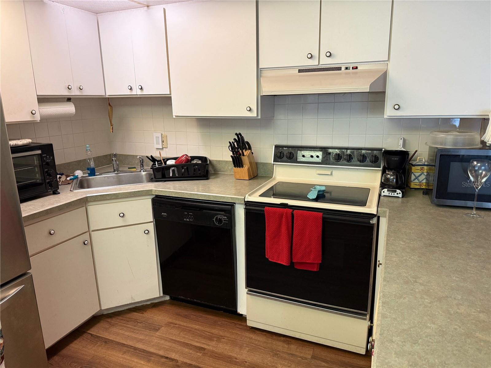 Image 14 of 44 For 21260 Brinson Avenue 110