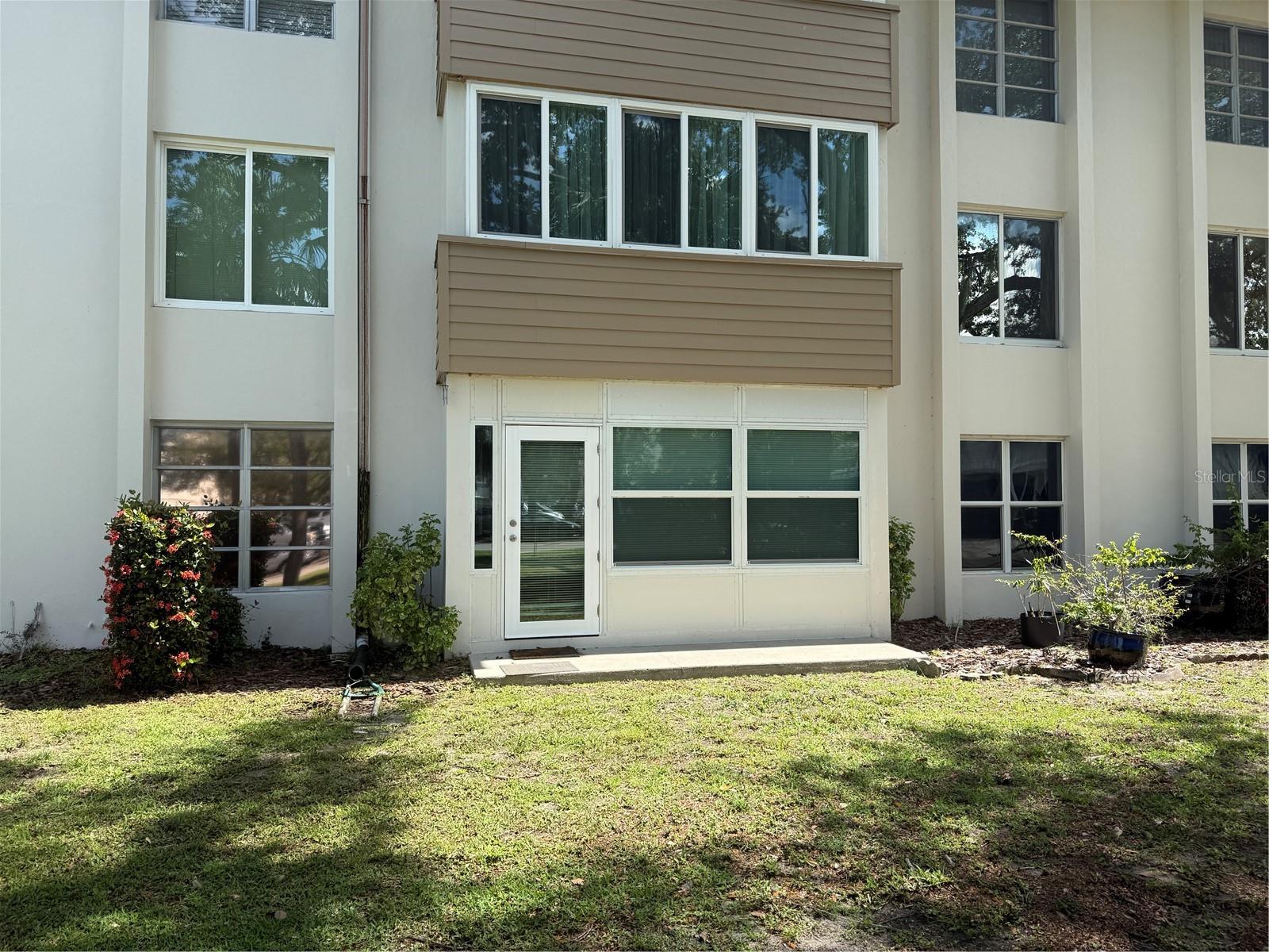 Image 5 of 44 For 21260 Brinson Avenue 110