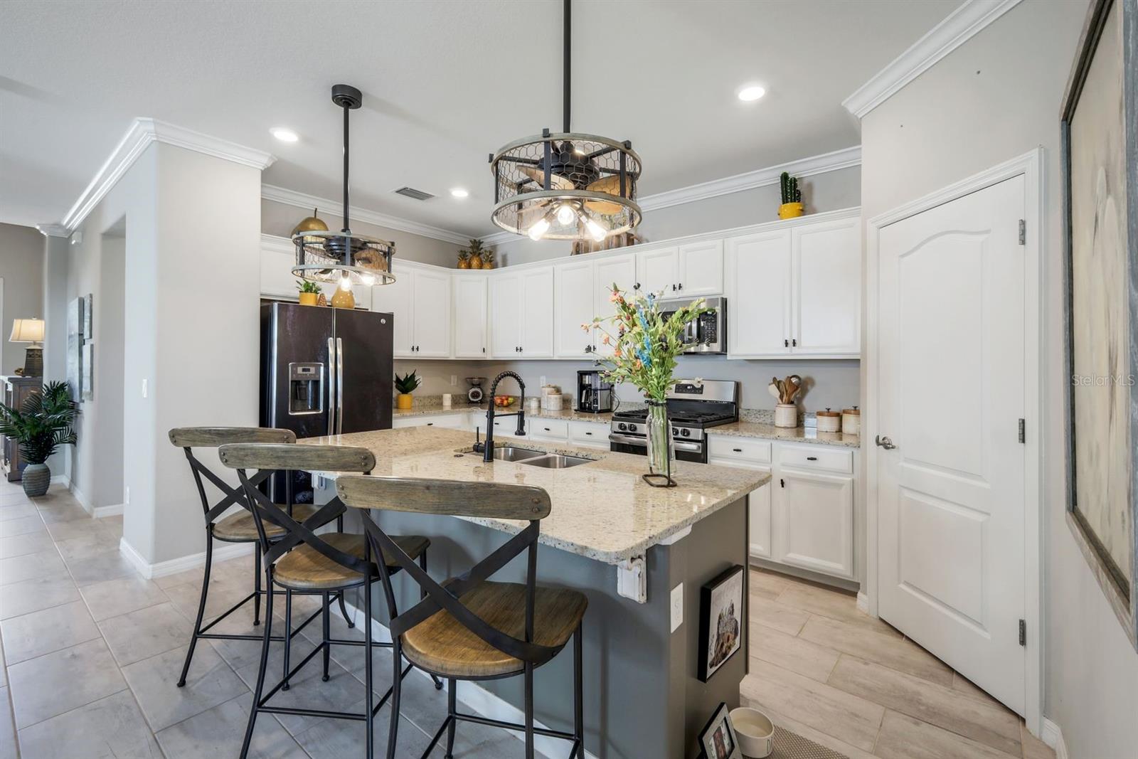 Image 11 of 50 For 43249 Treadway Drive