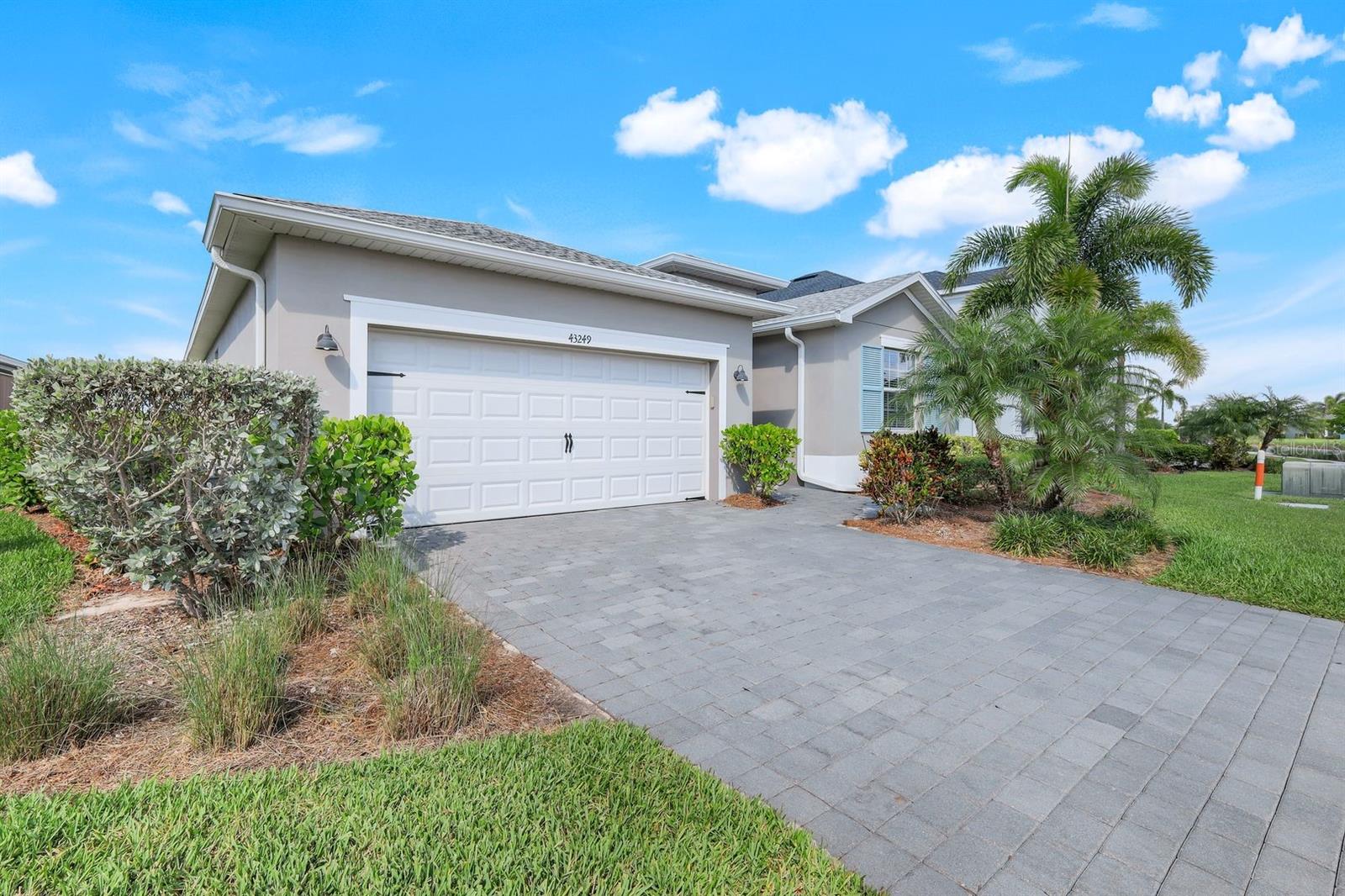 Image 4 of 50 For 43249 Treadway Drive