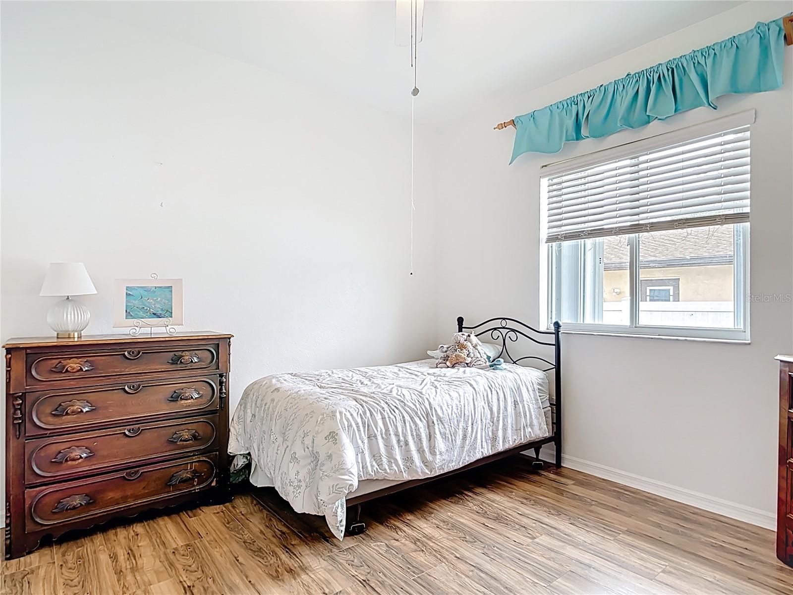 Image 20 of 49 For 1007 Comstock Street