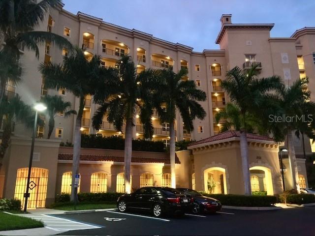 Image 3 of 81 For 3321 Sunset Key Circle 603
