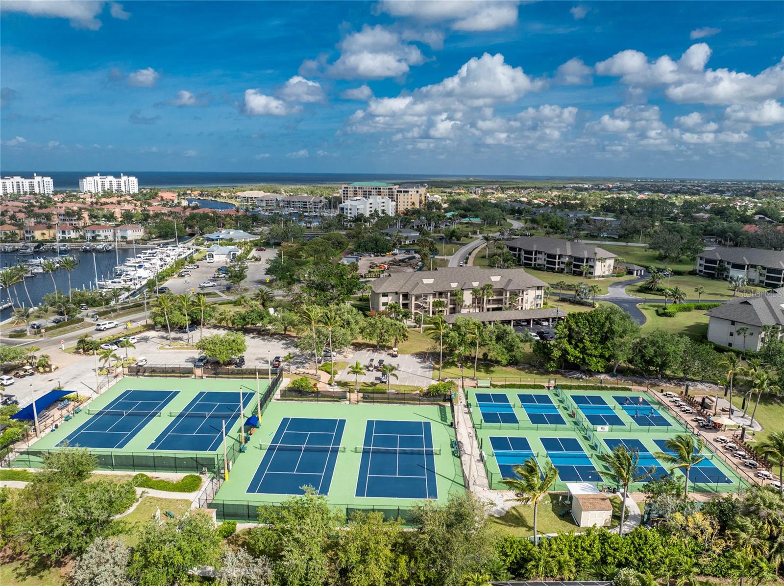 Image 70 of 81 For 3321 Sunset Key Circle 603