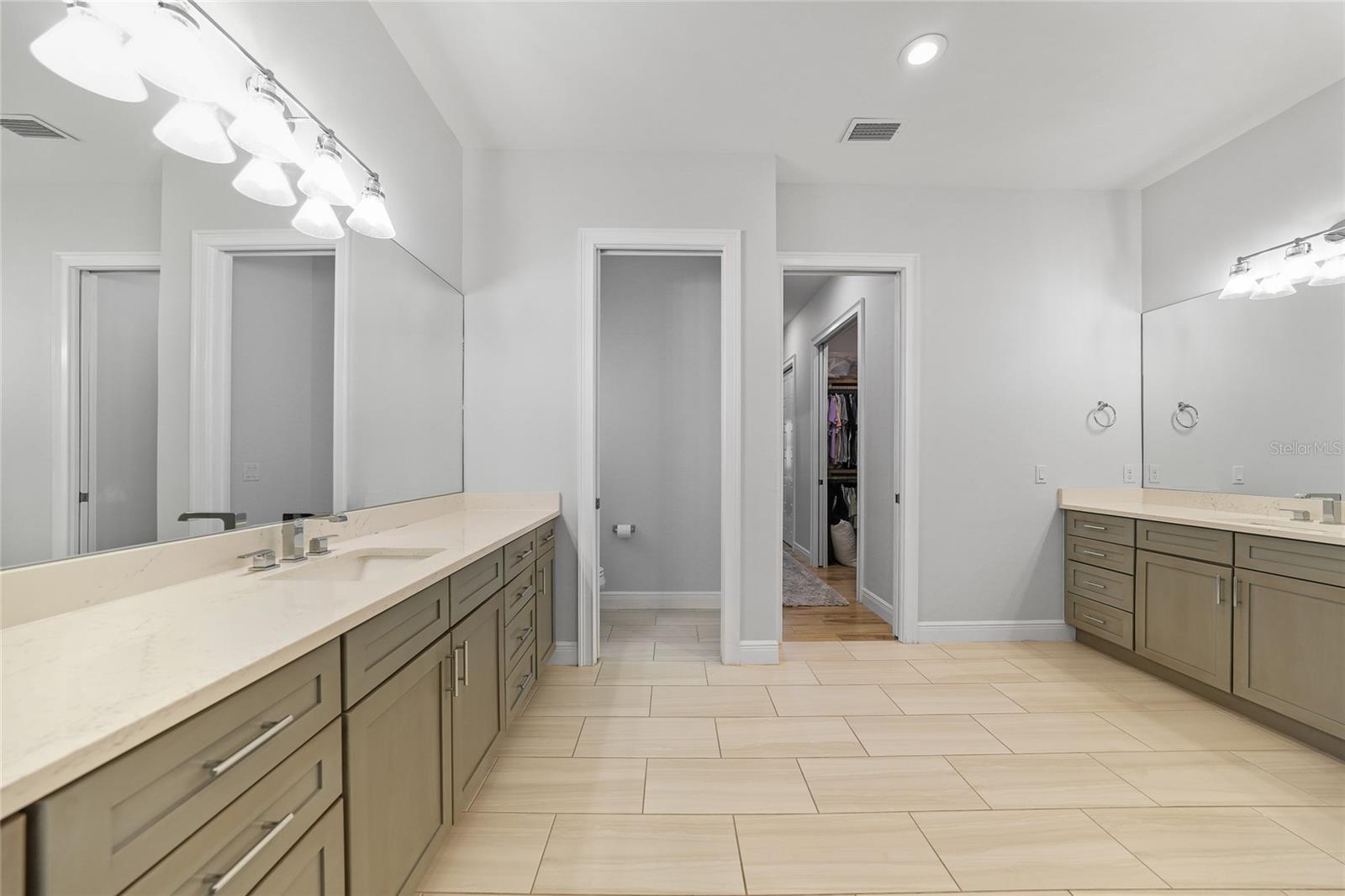 Image 38 of 94 For 1801 Los Alamos Drive