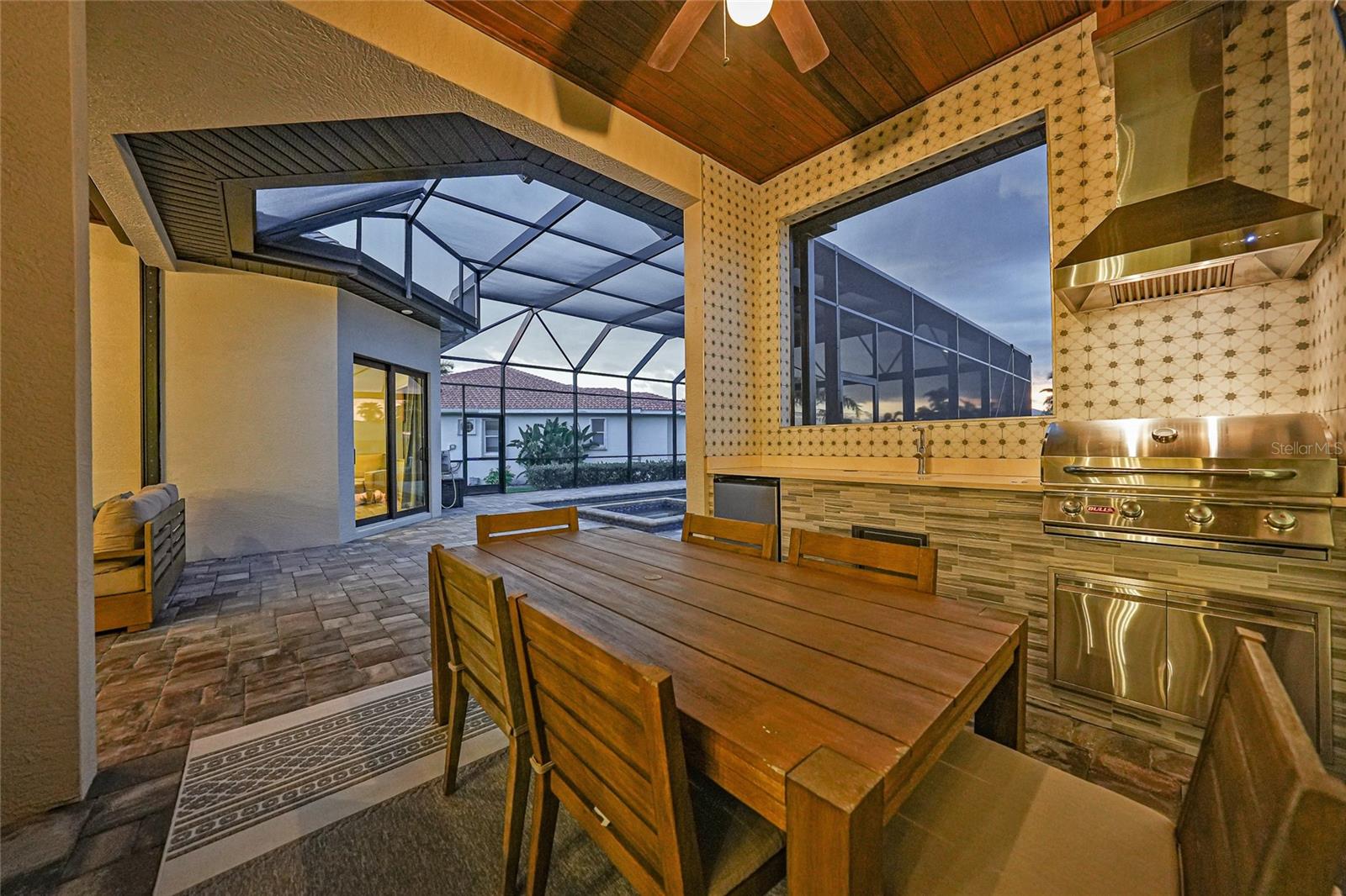 Image 4 of 94 For 1801 Los Alamos Drive