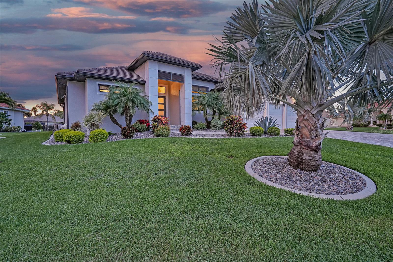 Image 6 of 94 For 1801 Los Alamos Drive