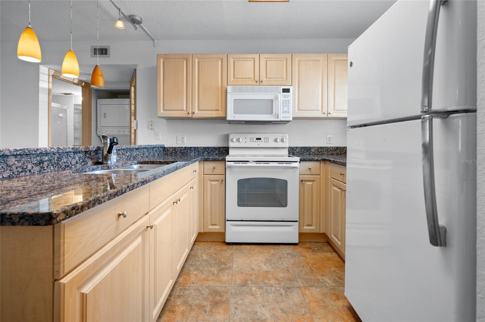 Image 11 of 28 For 25050 Sandhill Boulevard A2