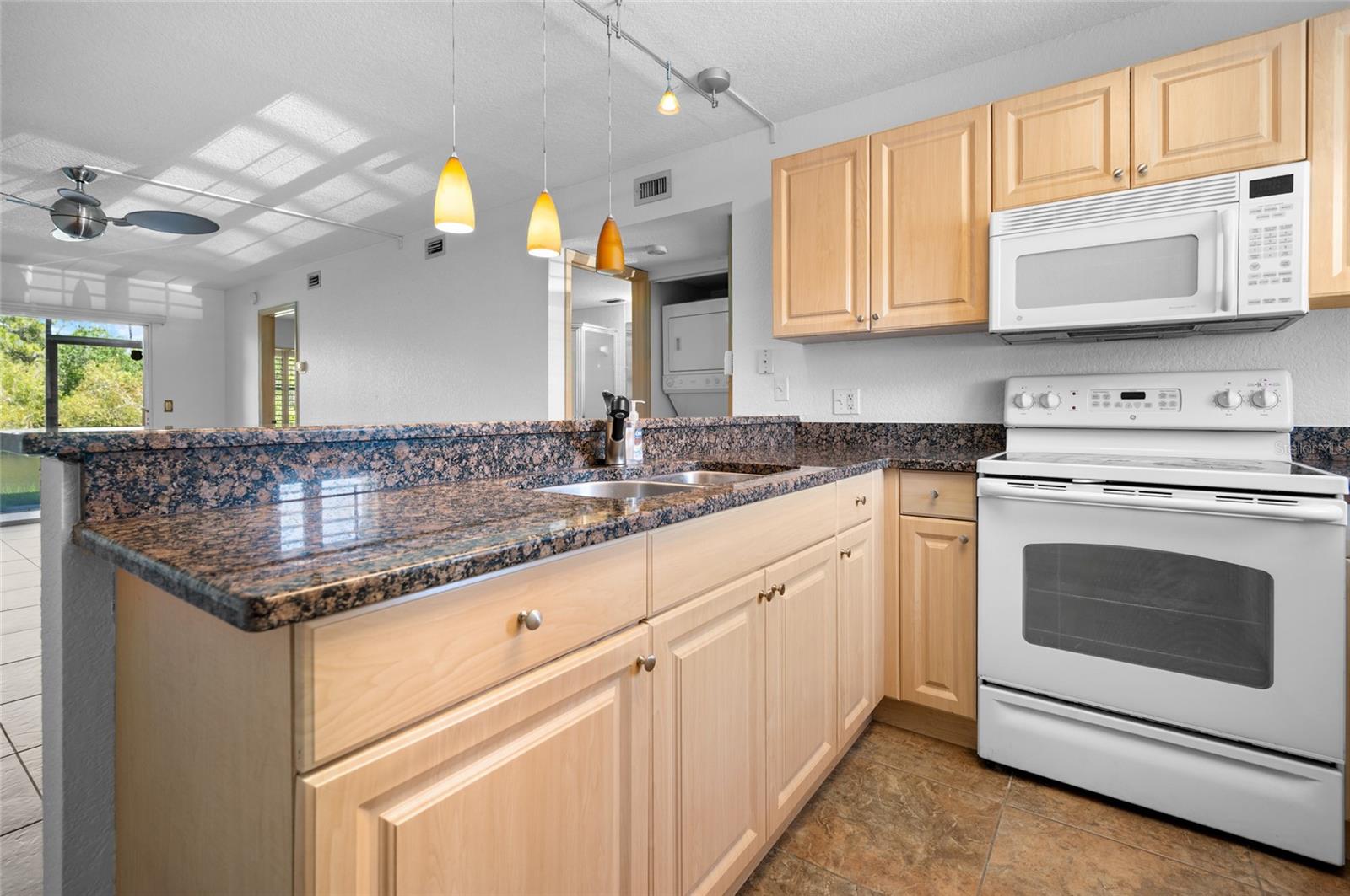 Image 12 of 28 For 25050 Sandhill Boulevard A2