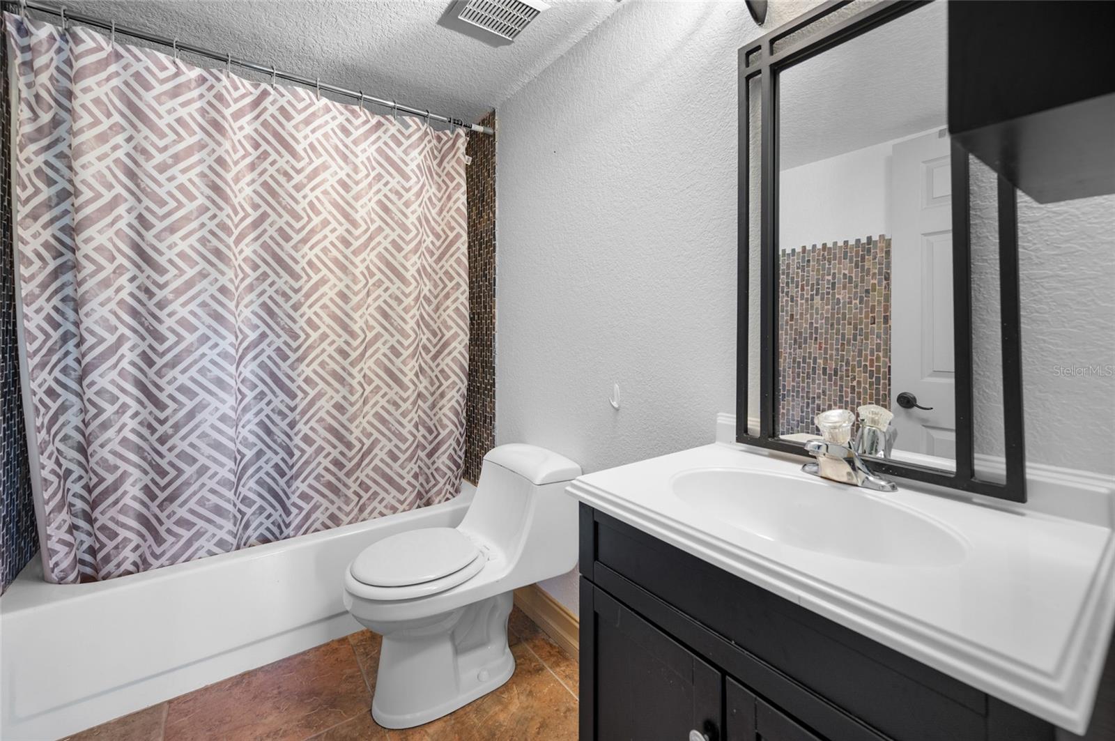 Image 19 of 28 For 25050 Sandhill Boulevard A2
