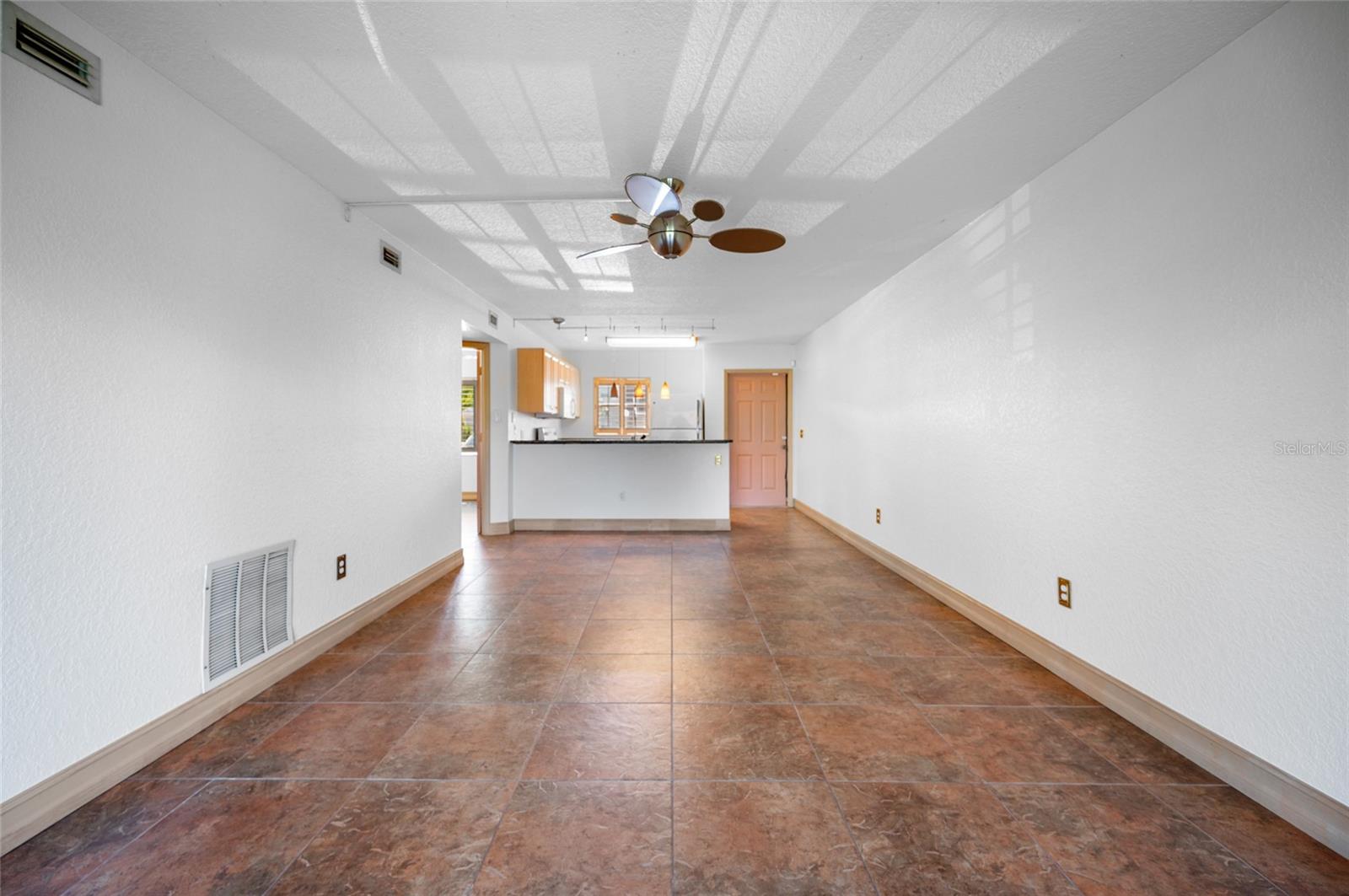 Image 22 of 28 For 25050 Sandhill Boulevard A2