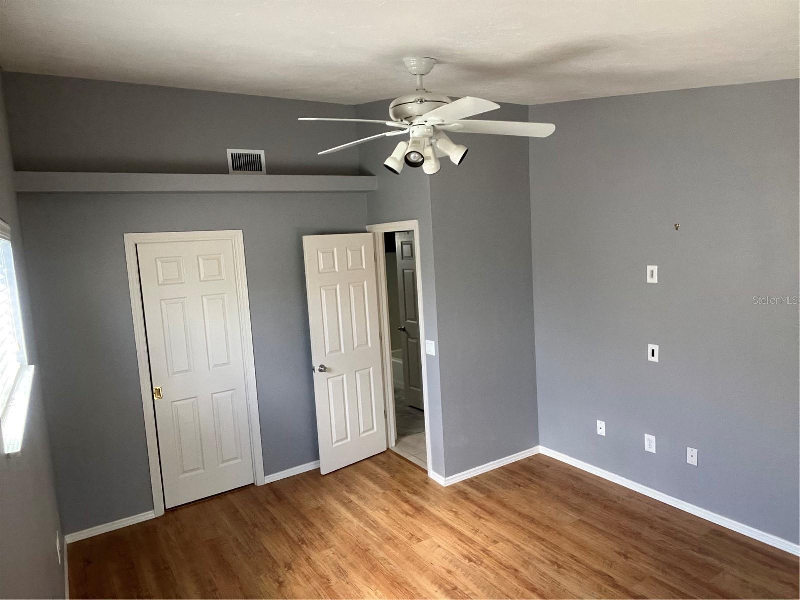 Image 14 of 22 For 3300 Loveland Boulevard 602