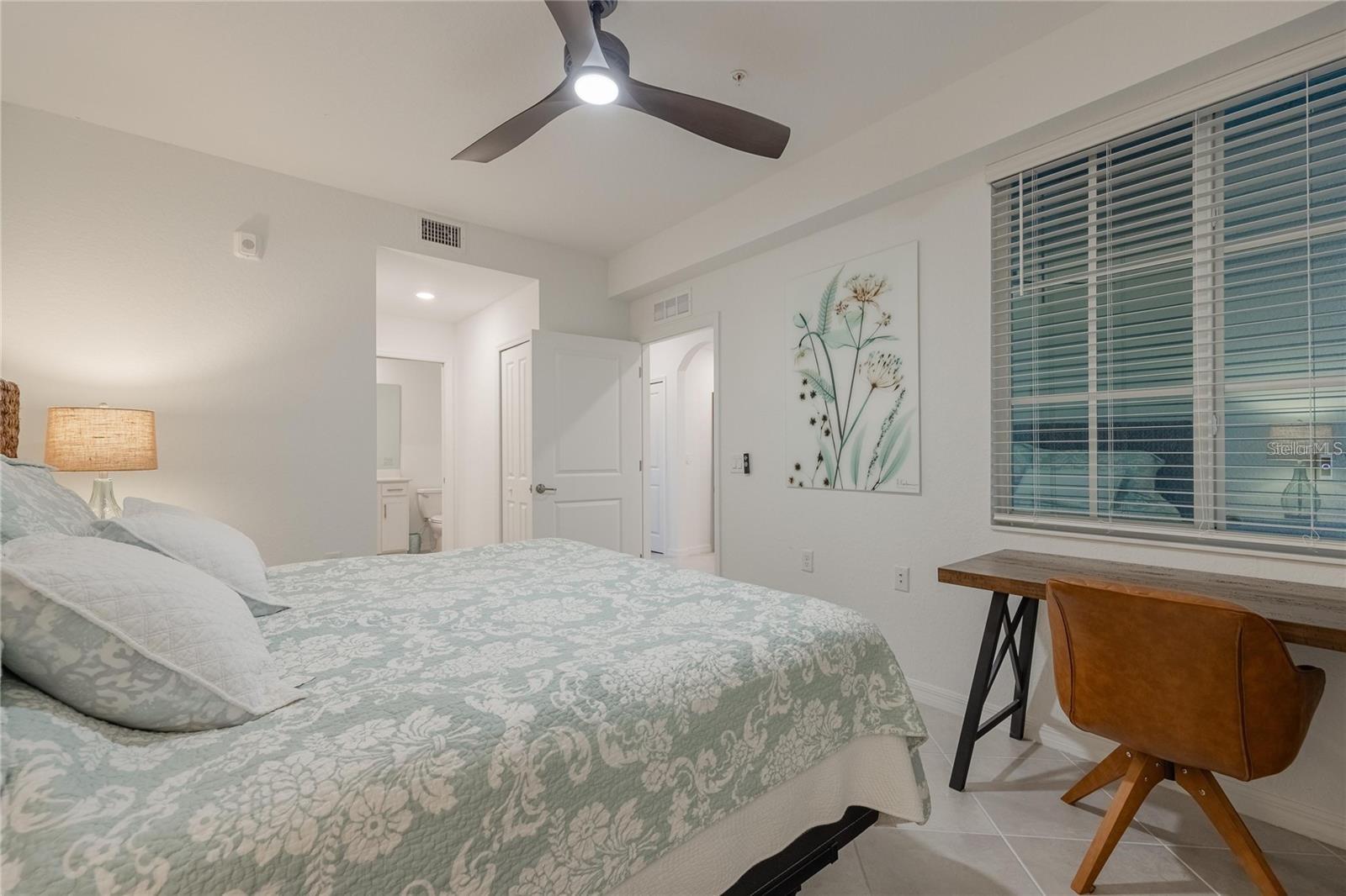 Image 21 of 39 For 14141 Heritage Landing Boulevard 912