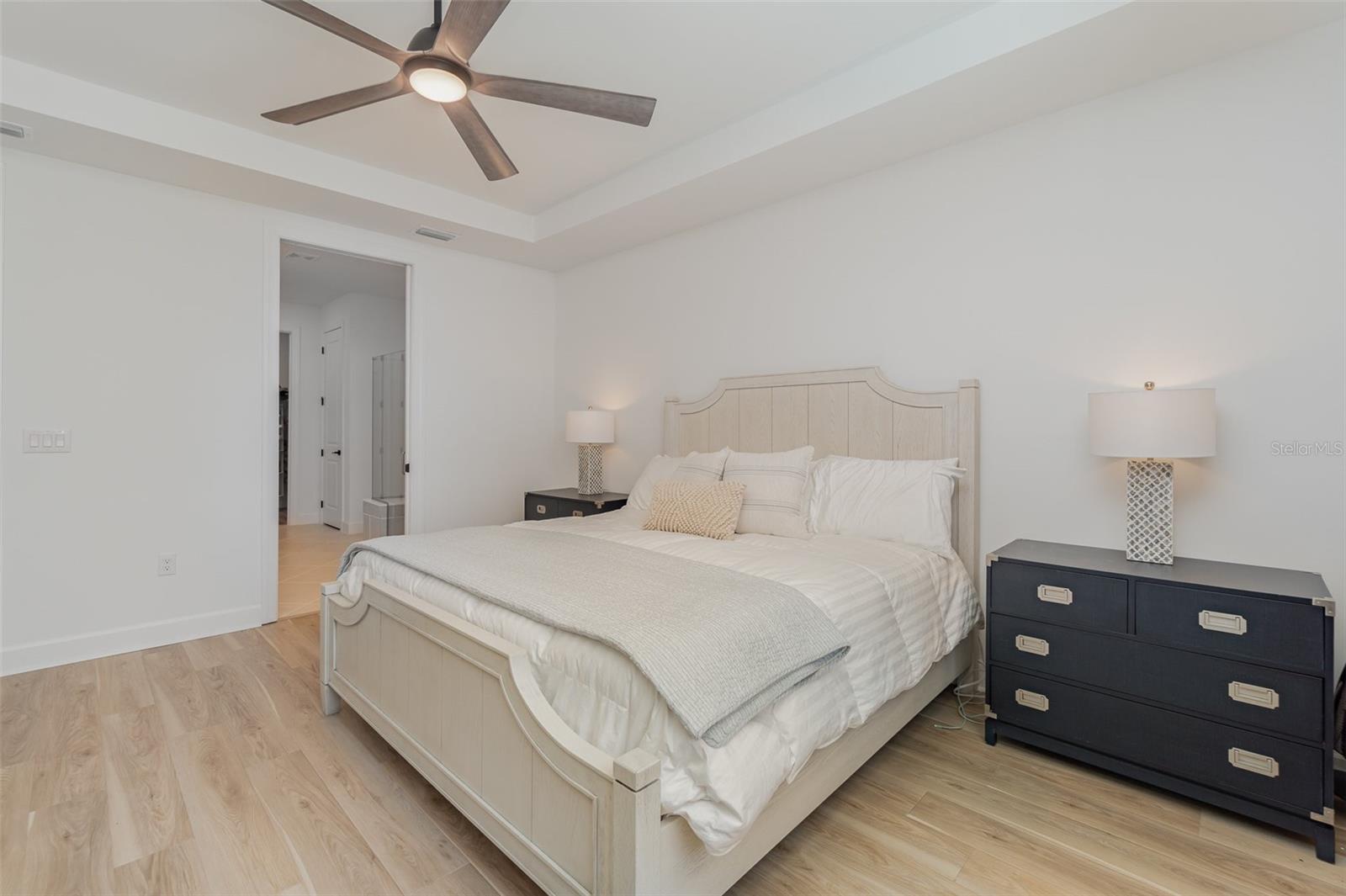 Image 15 of 49 For 42771 Valley Brooks Street