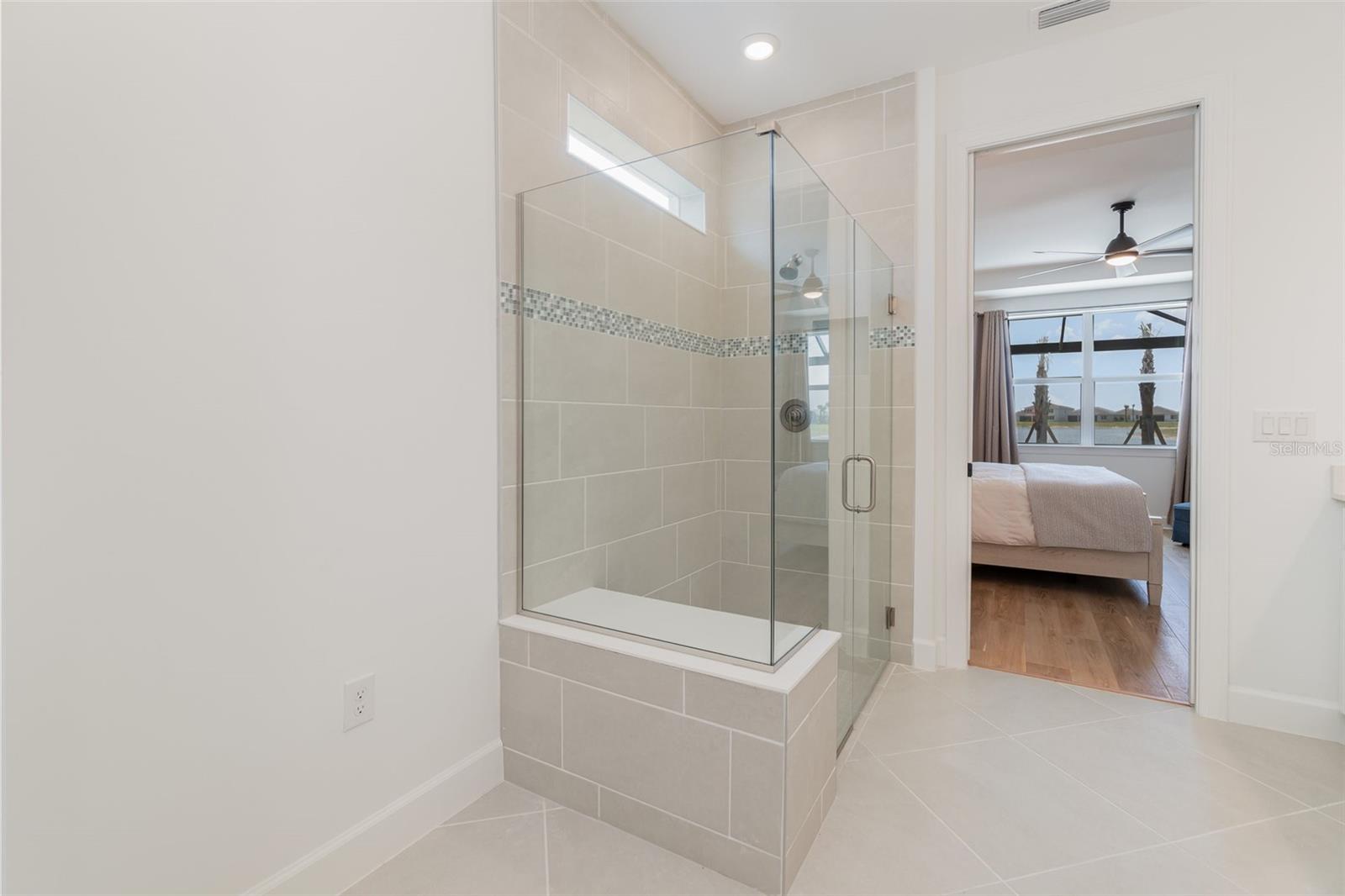 Image 16 of 49 For 42771 Valley Brooks Street