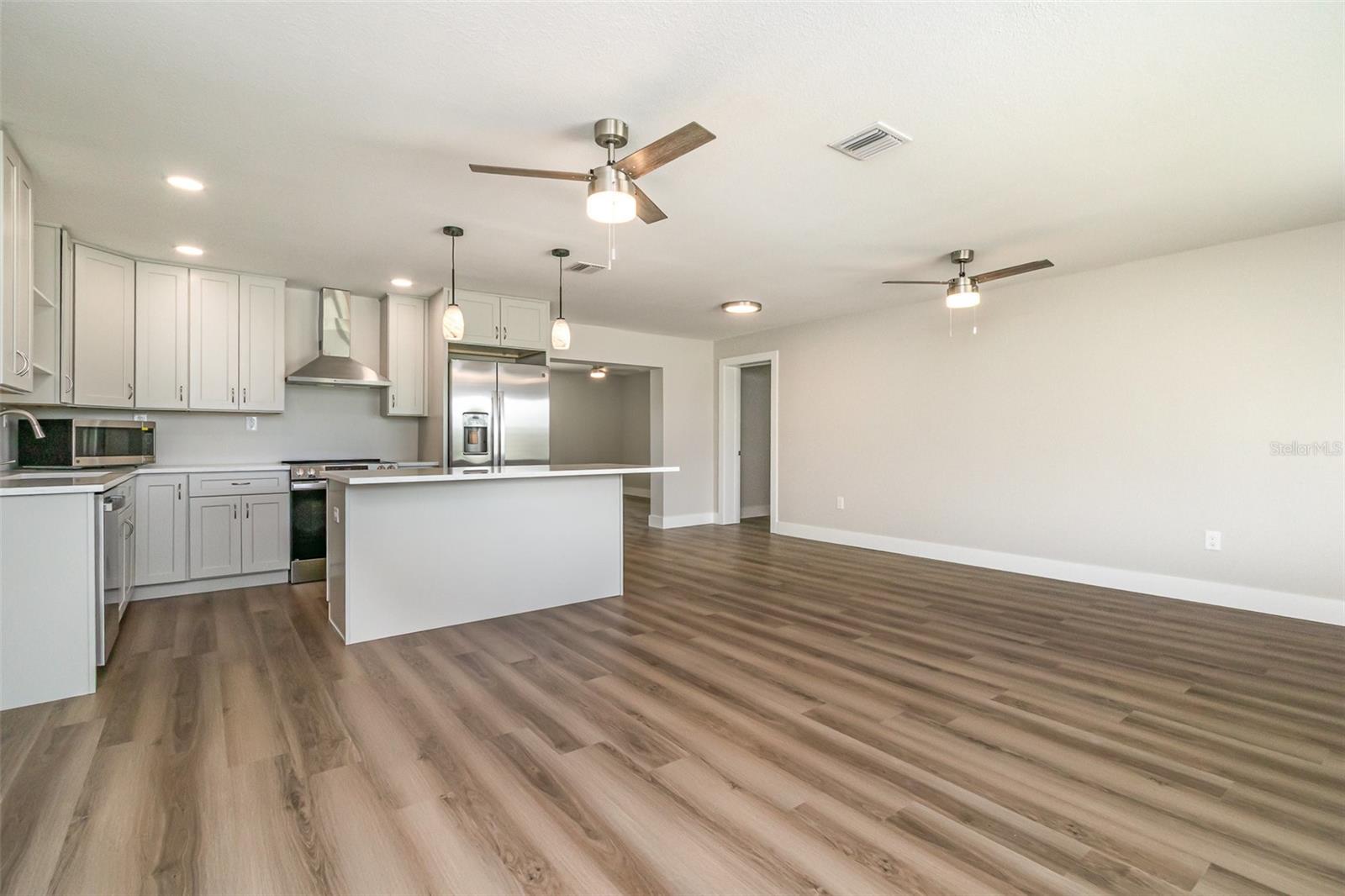 Image 7 of 26 For 18178 Wolbrette Circle