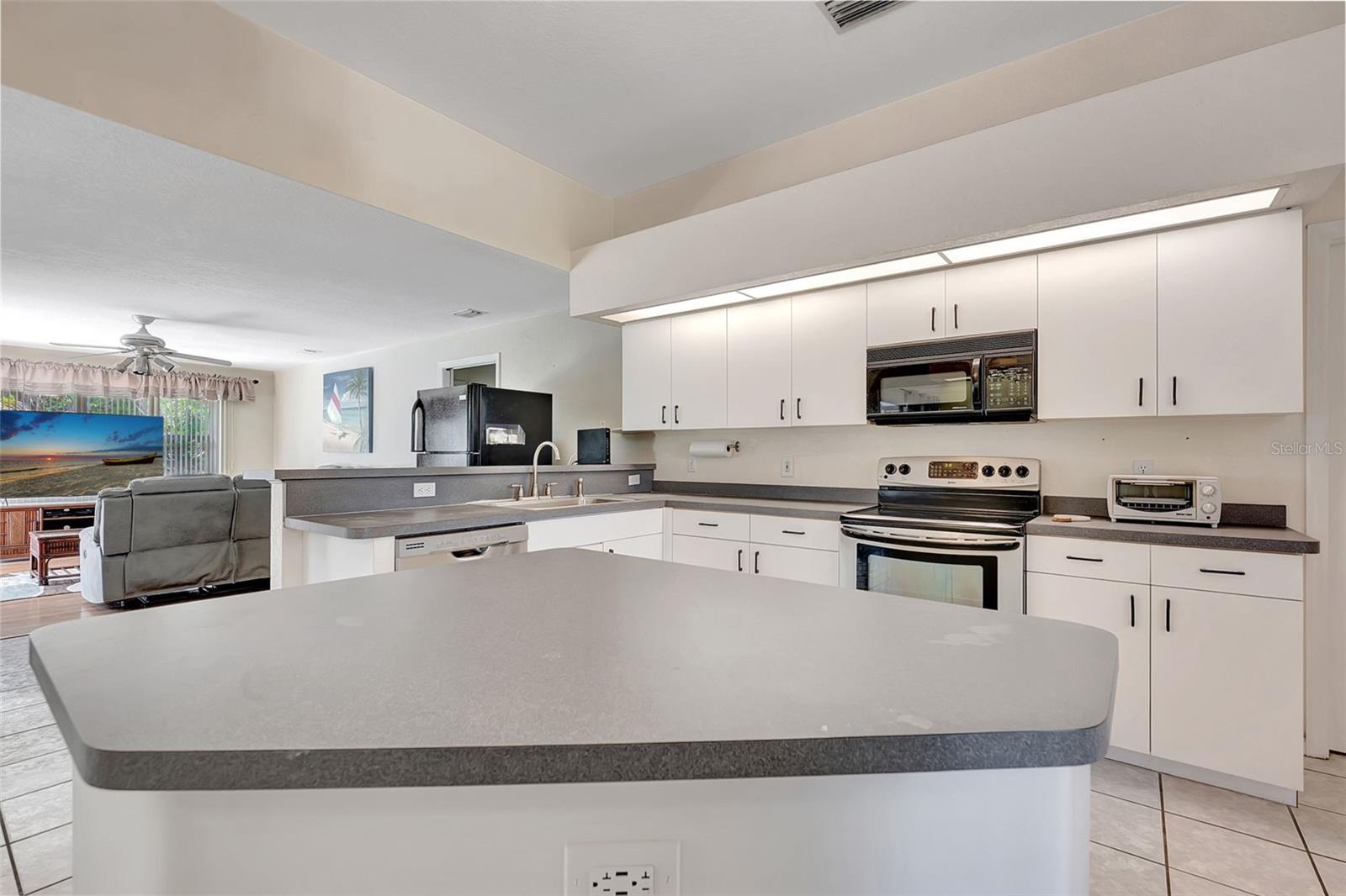 Image 10 of 43 For 421 Strasburg Drive