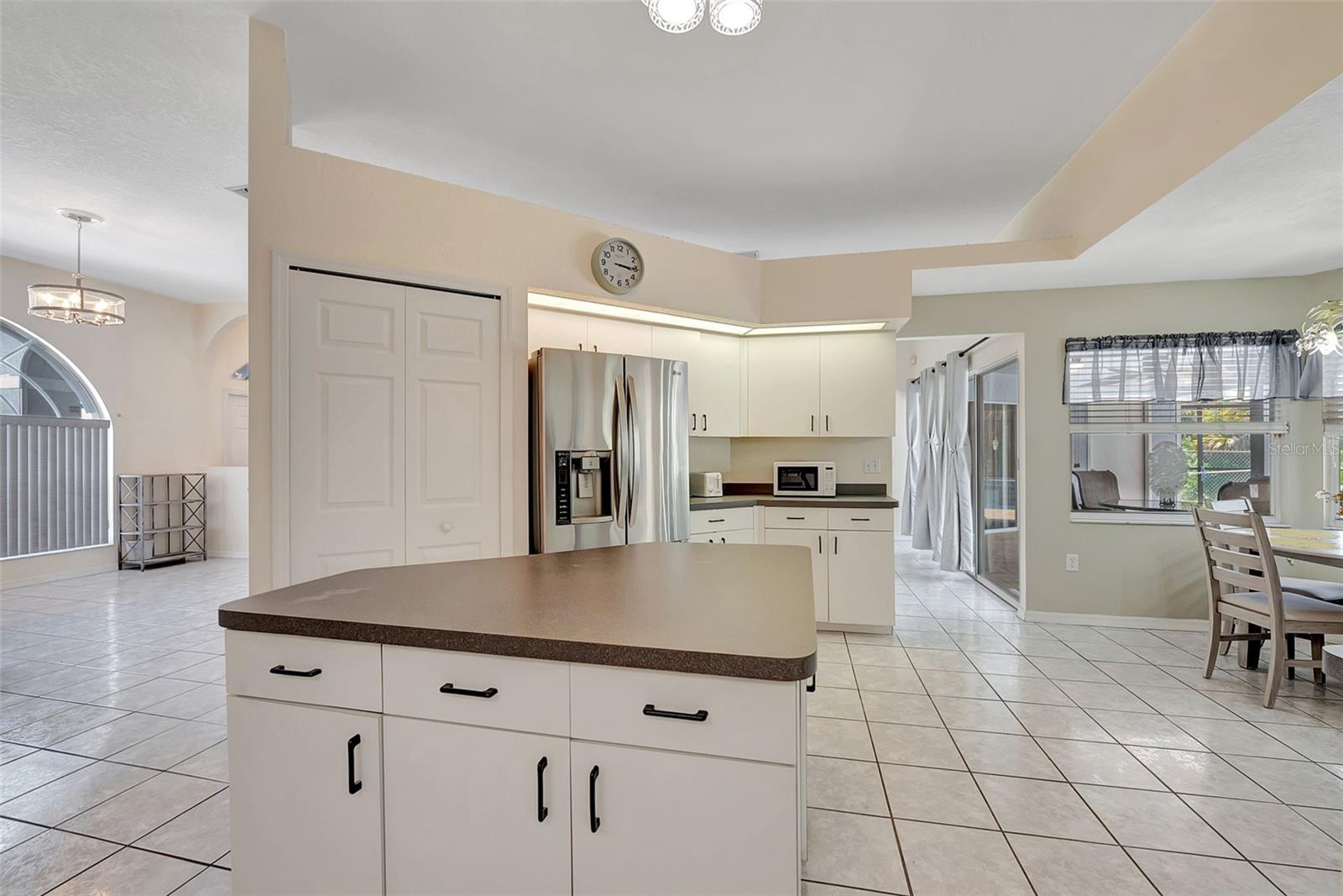 Image 12 of 43 For 421 Strasburg Drive