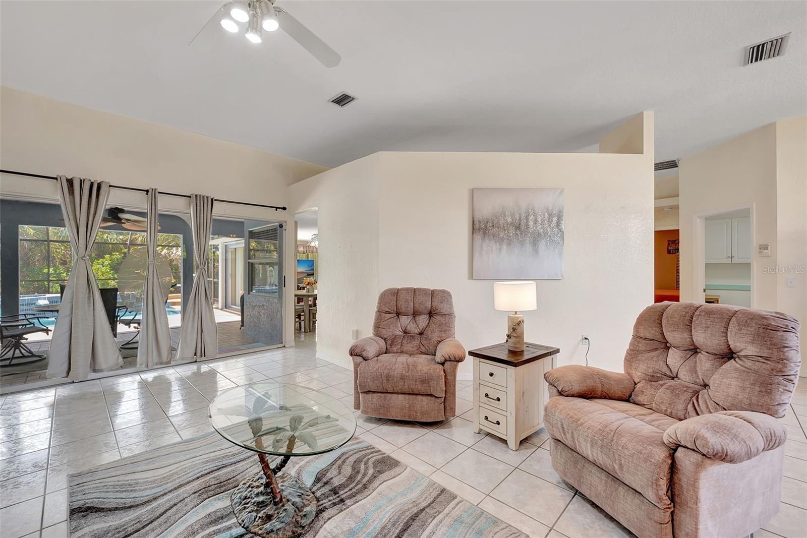 Image 13 of 43 For 421 Strasburg Drive
