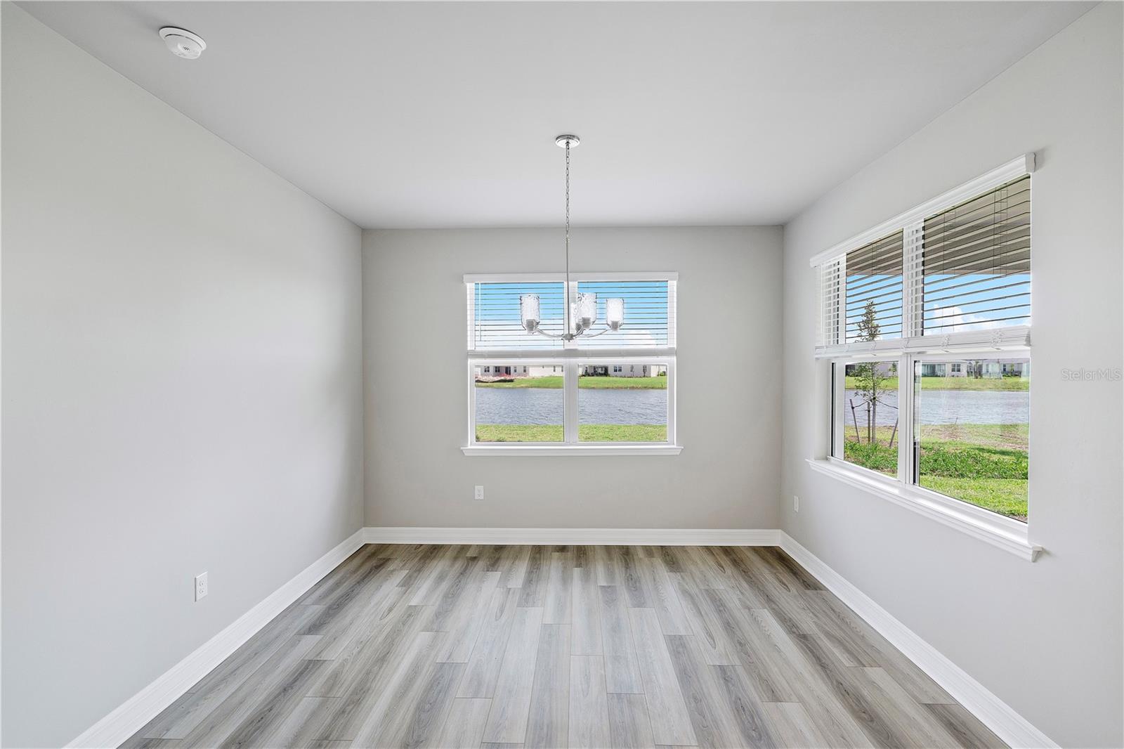 Image 17 of 39 For 44300 Saddlewood Court
