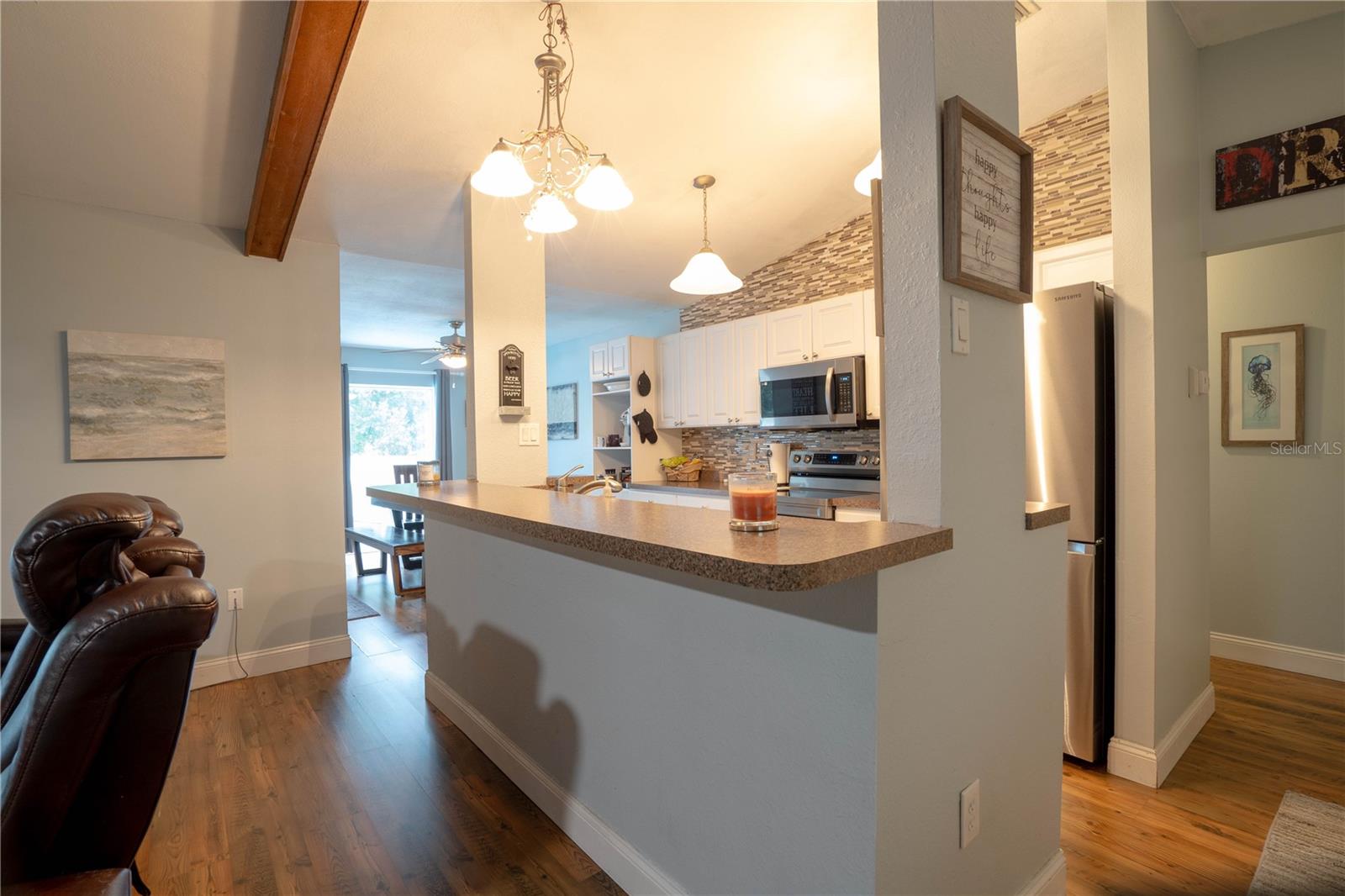 Image 13 of 41 For 21220 Pemberton Avenue