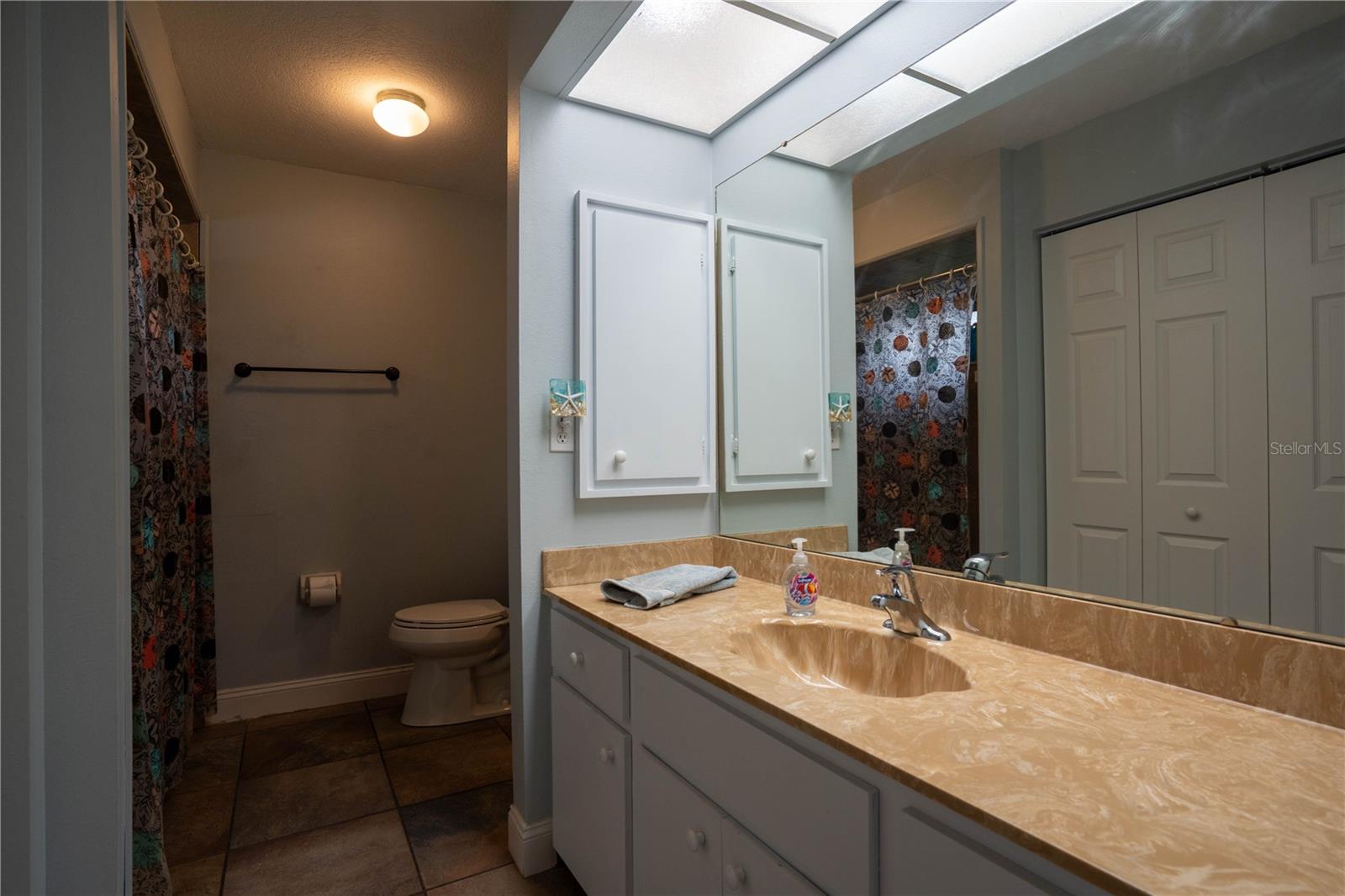Image 17 of 41 For 21220 Pemberton Avenue