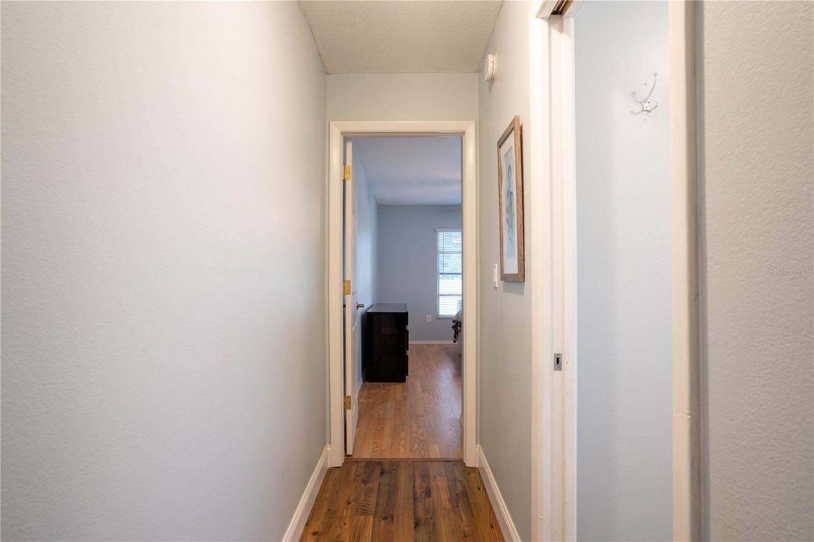 Image 22 of 41 For 21220 Pemberton Avenue