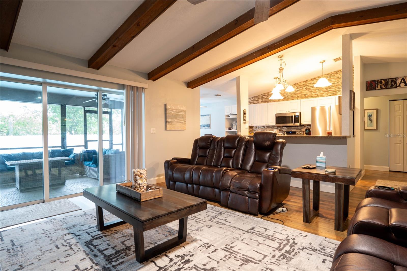 Image 6 of 41 For 21220 Pemberton Avenue