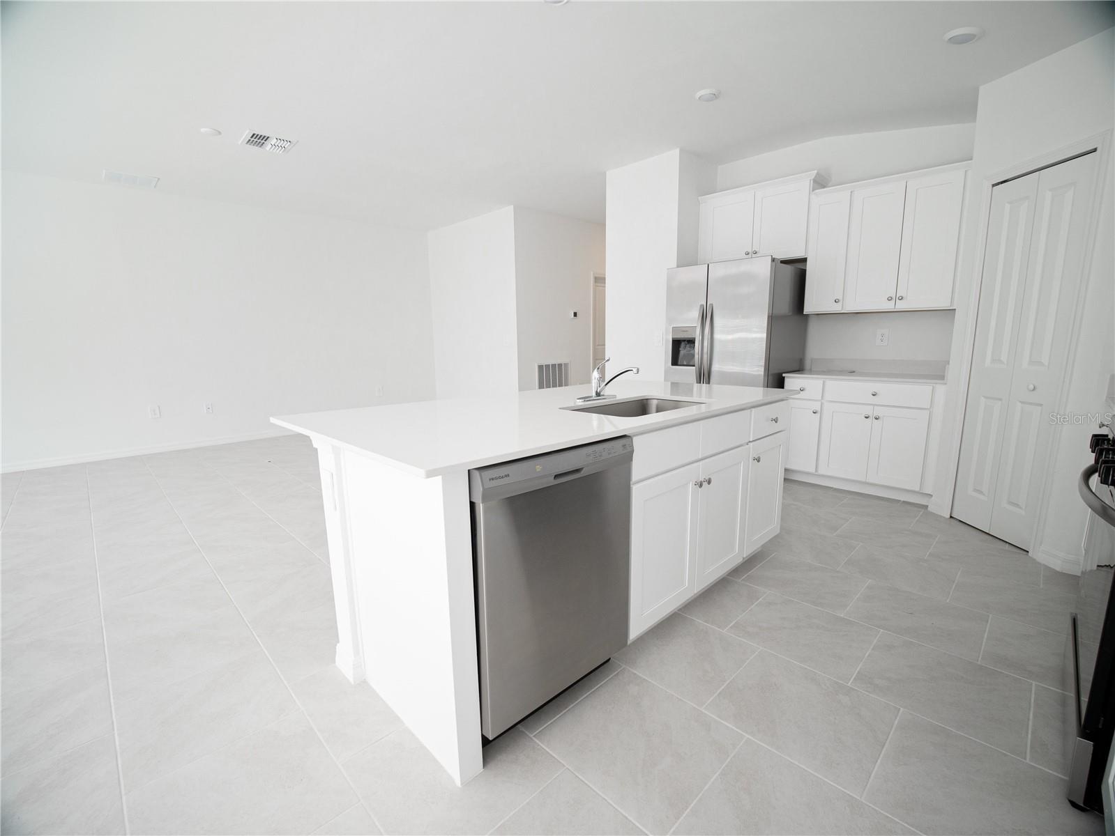 Image 9 of 24 For 1124 Dorchester Street