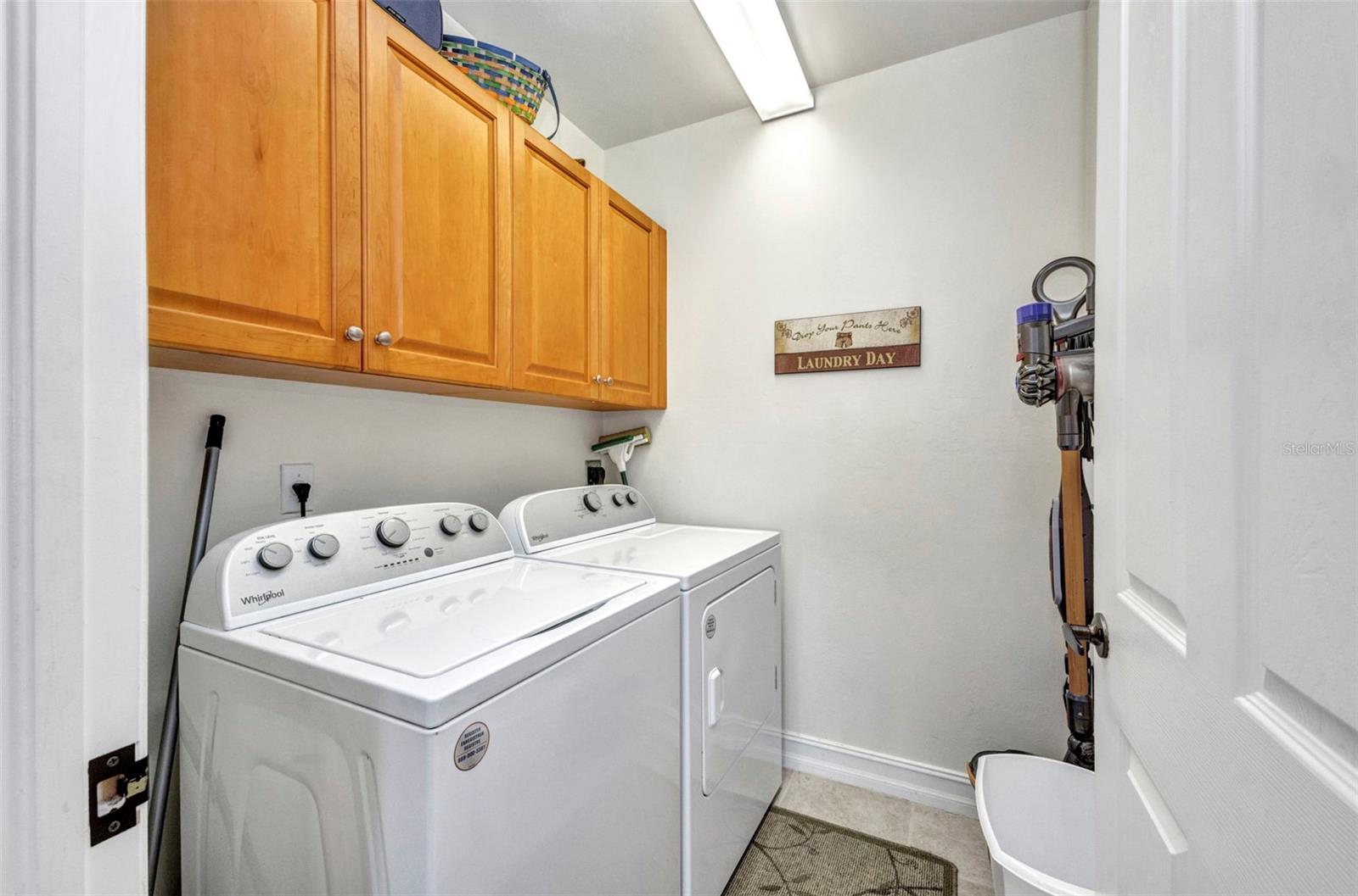 Image 38 of 92 For 90 Vivante Boulevard 202