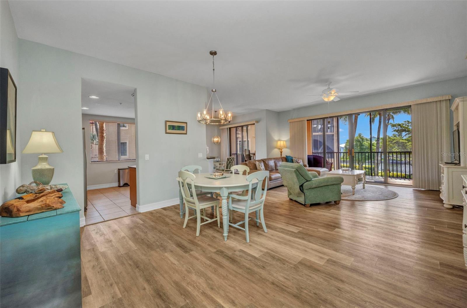 Image 8 of 92 For 90 Vivante Boulevard 202