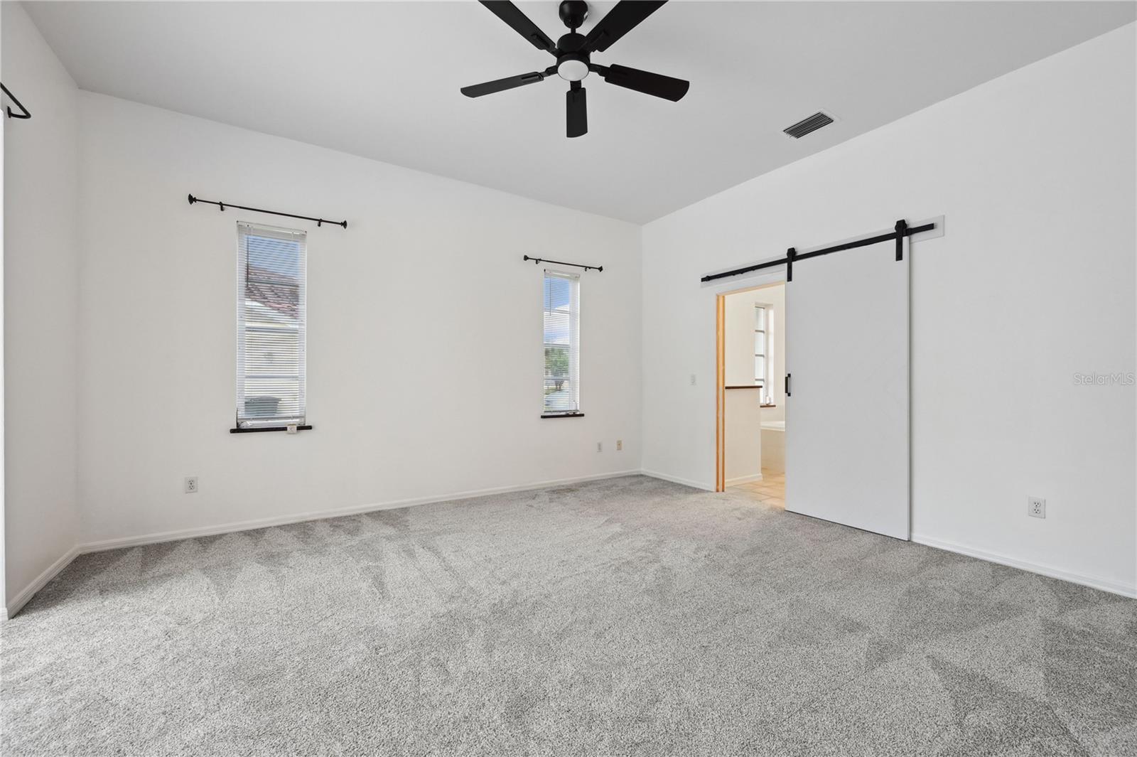 Image 15 of 42 For 11810 Woodshire Circle