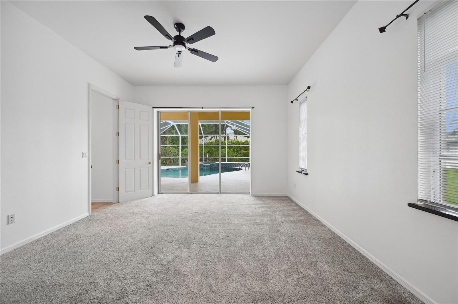 Image 18 of 42 For 11810 Woodshire Circle