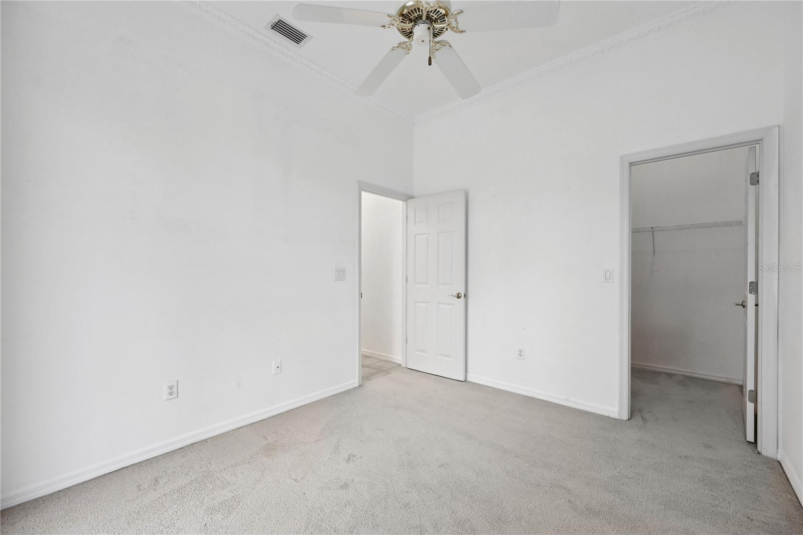 Image 21 of 42 For 11810 Woodshire Circle