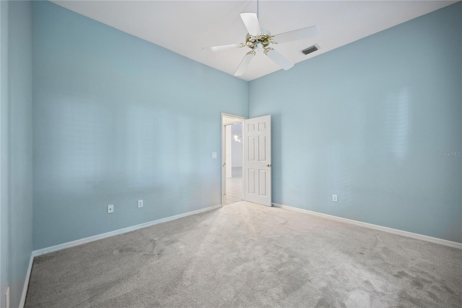 Image 23 of 42 For 11810 Woodshire Circle