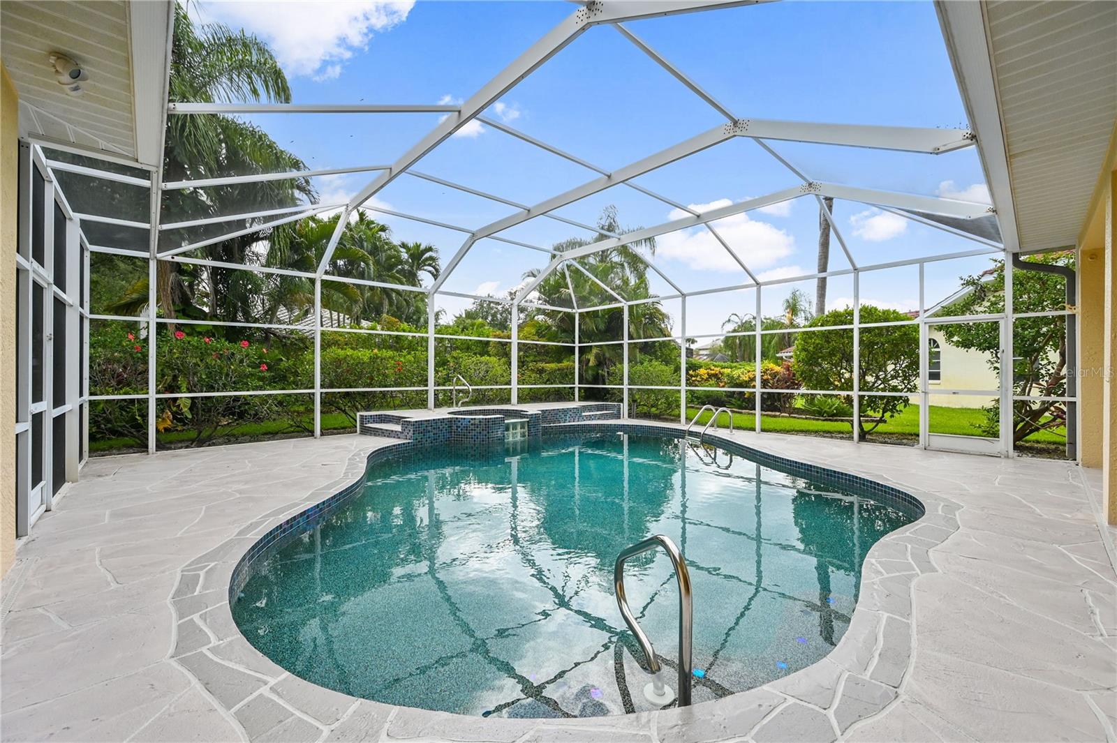 Image 26 of 42 For 11810 Woodshire Circle