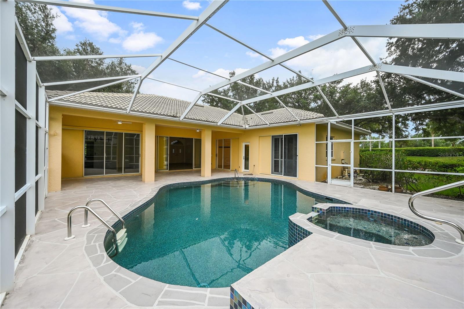 Image 27 of 42 For 11810 Woodshire Circle