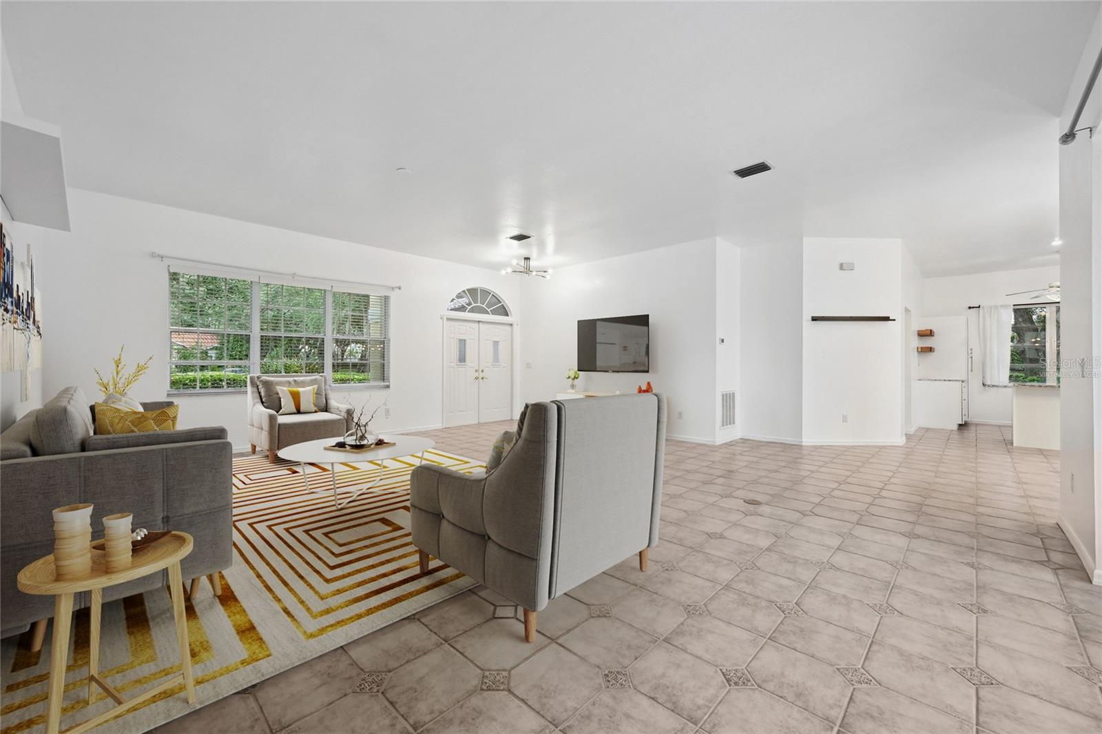 Image 4 of 42 For 11810 Woodshire Circle