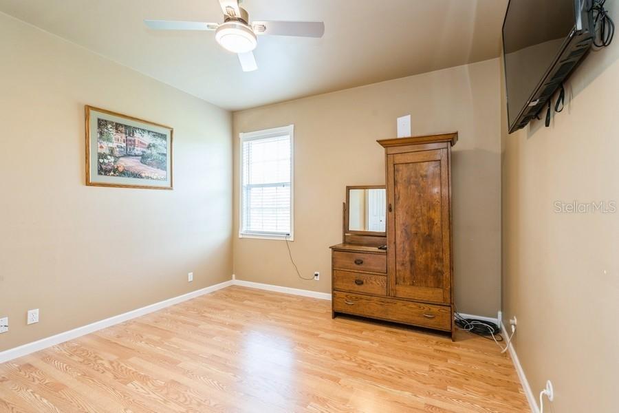 Image 13 of 36 For 7424 Acorn Boulevard
